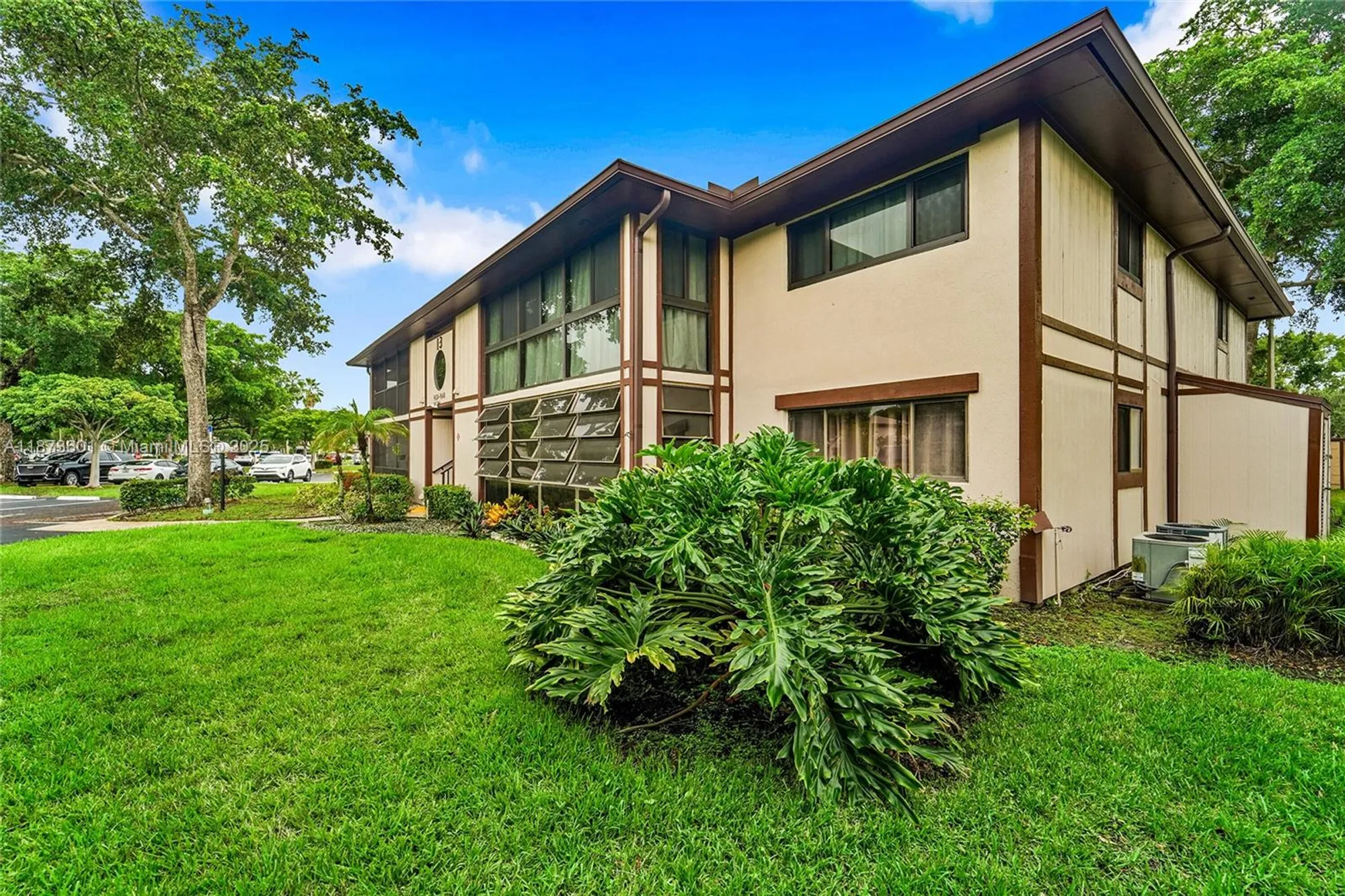 Property Slideshow image 23 of 25 | 9644 s belfort cir 211, Tamarac, FL, 33321