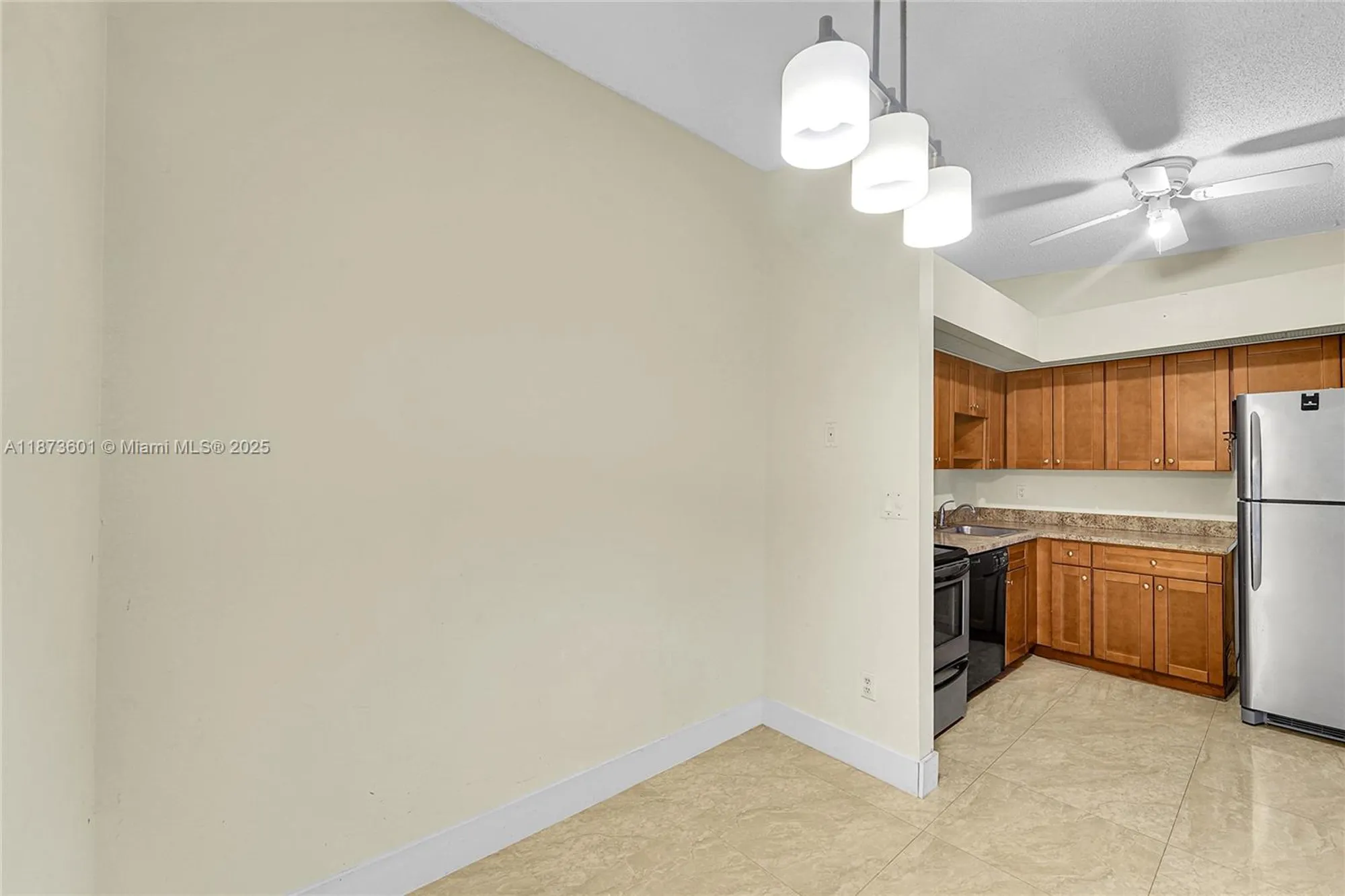 Property Slideshow image 6 of 25 | 9644 s belfort cir 211, Tamarac, FL, 33321