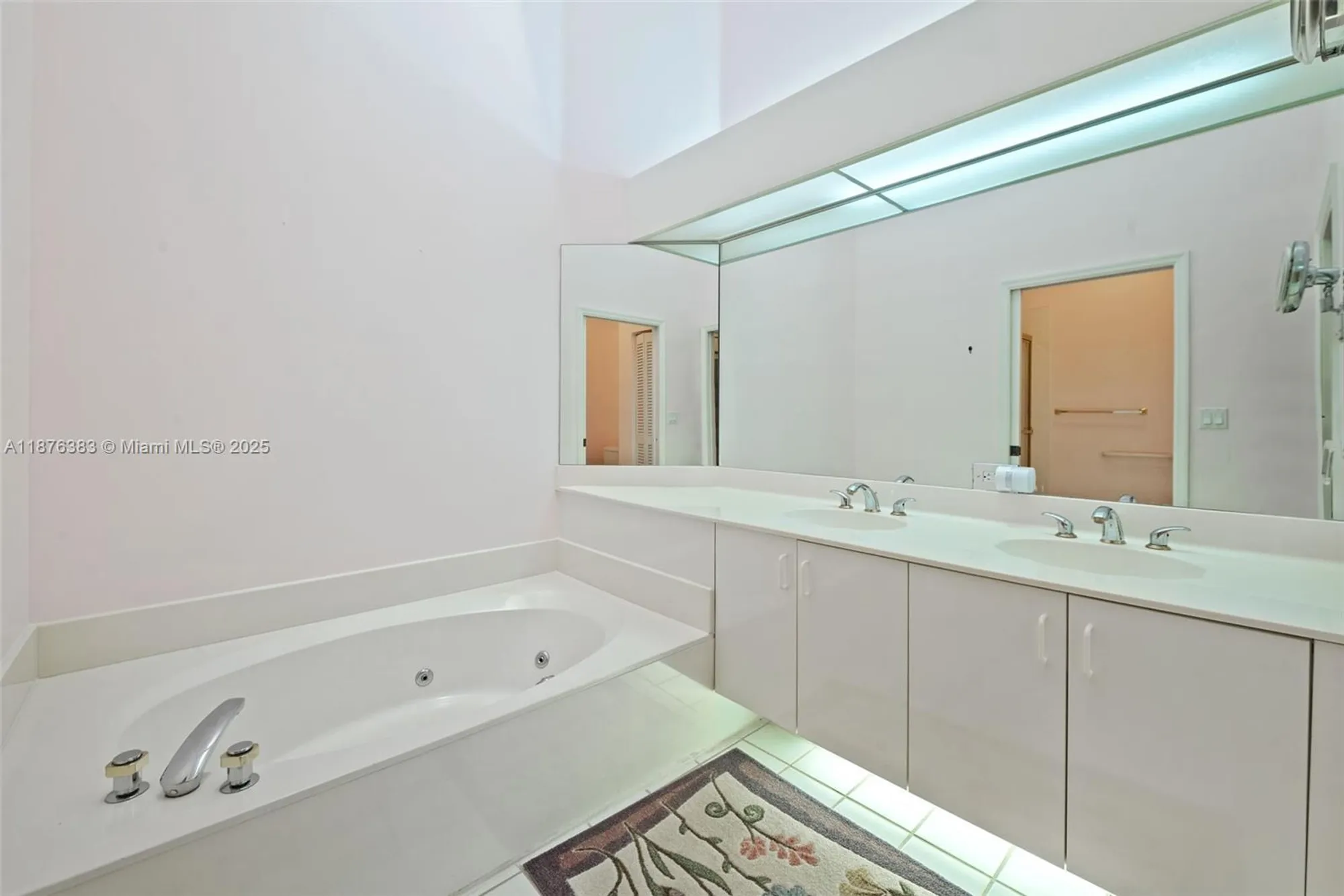 Property Slideshow image 16 of 31 | 9906 malvern dr, Tamarac, FL, 33321