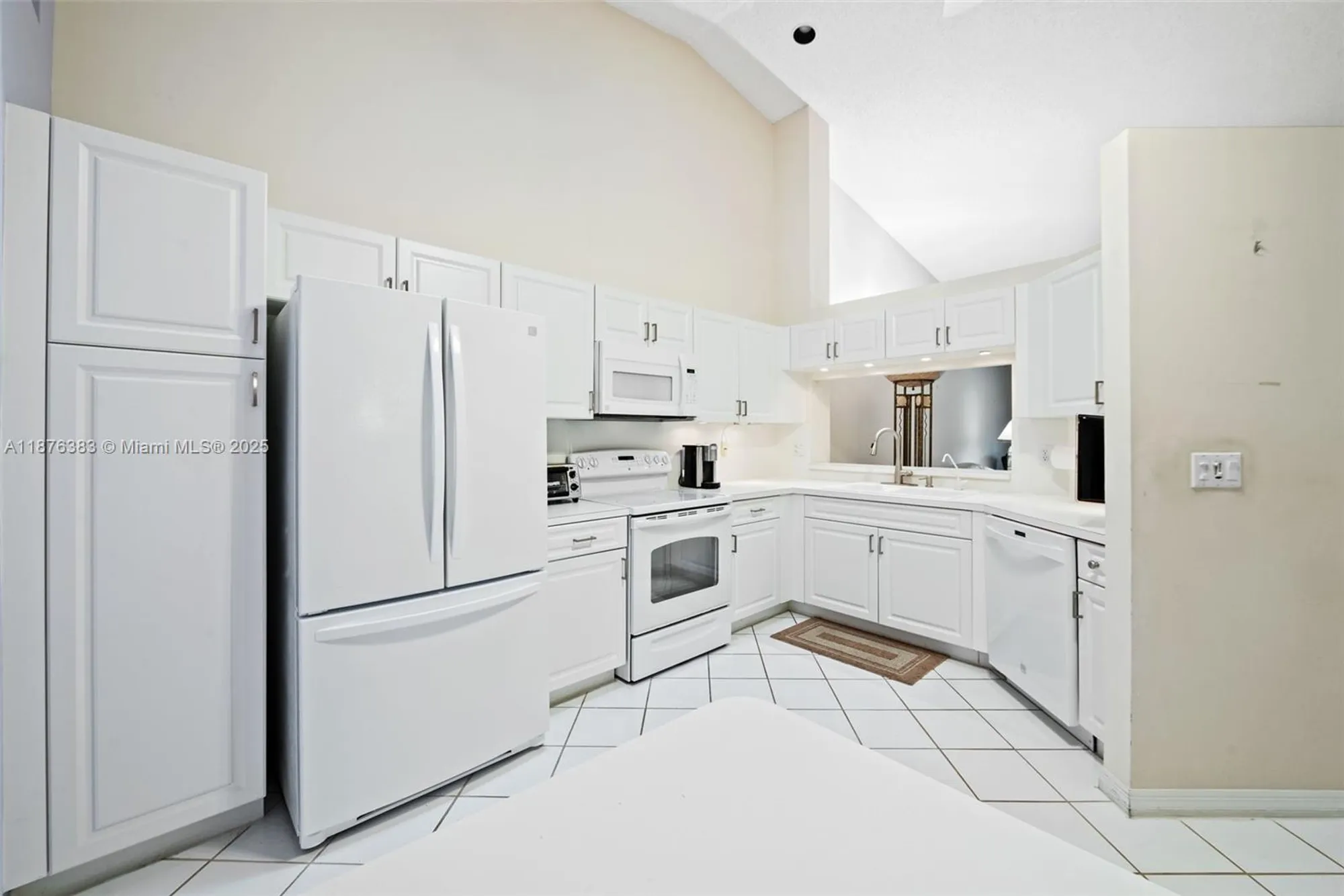 Property Slideshow image 21 of 31 | 9906 malvern dr, Tamarac, FL, 33321