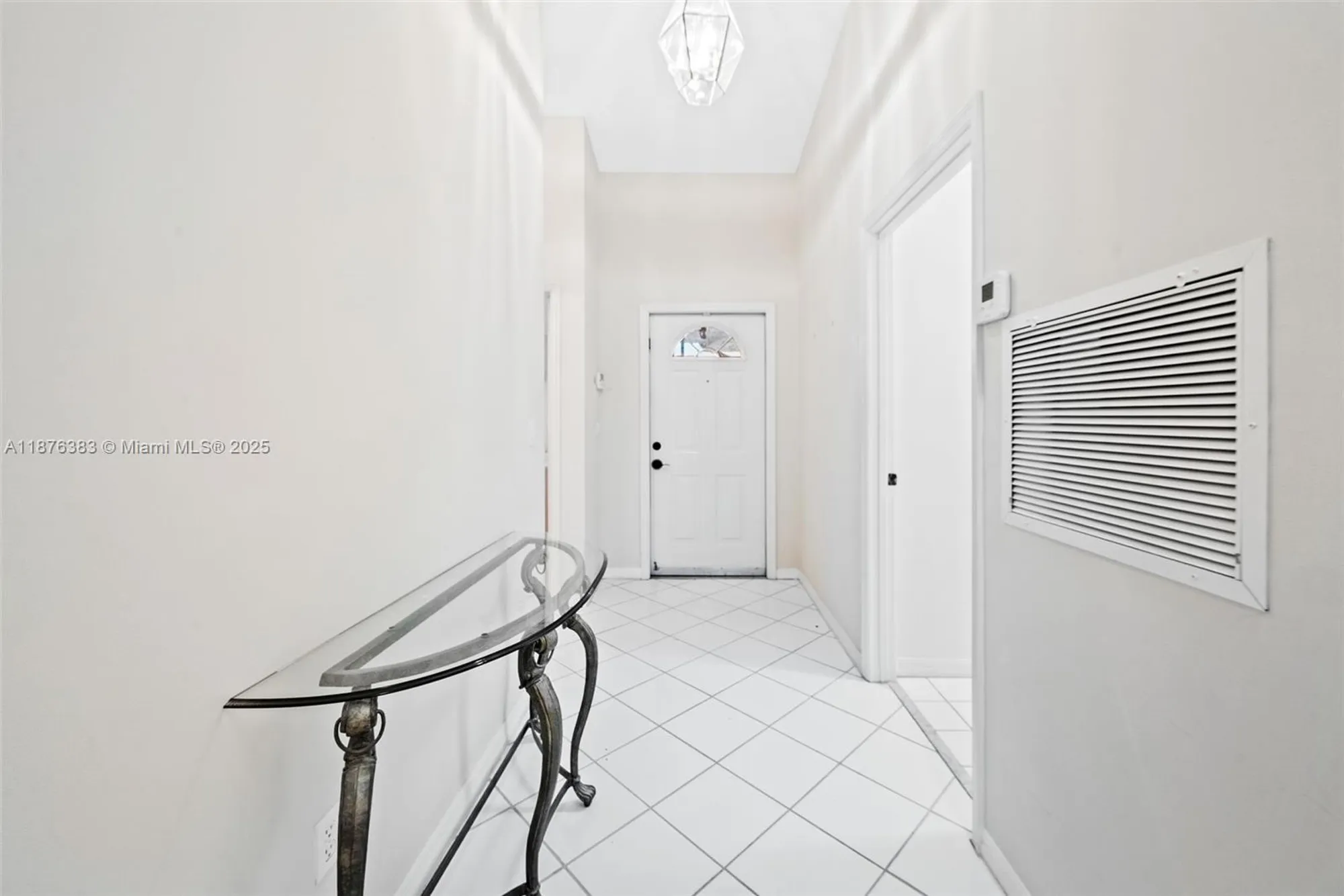 Property Slideshow image 4 of 31 | 9906 malvern dr, Tamarac, FL, 33321