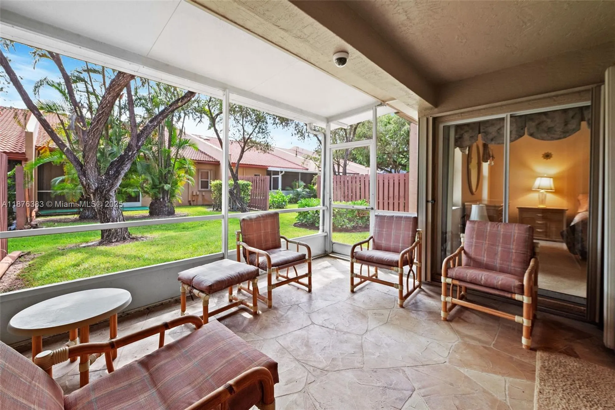 Property Slideshow image 8 of 31 | 9906 malvern dr, Tamarac, FL, 33321