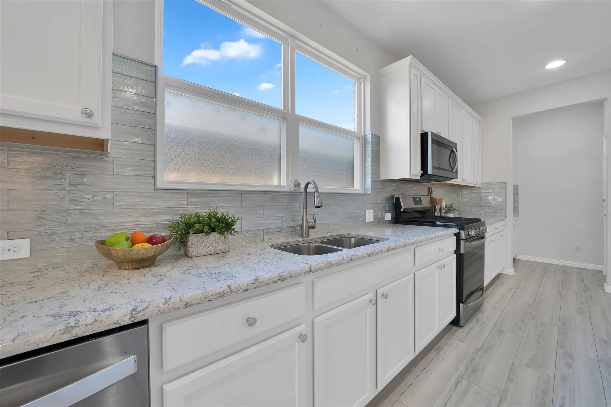 Property Slideshow image 10 of 38 | 7616 heritage dr, Aubrey, TX, 76227