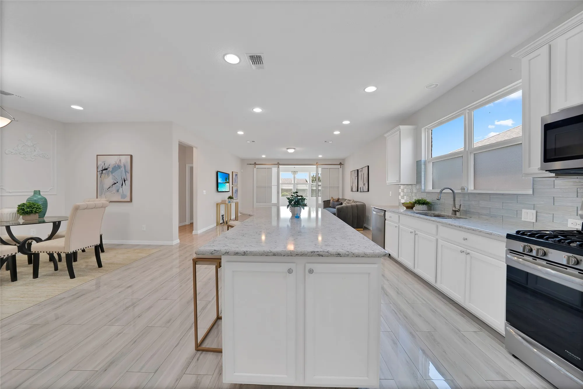 Property Slideshow image 12 of 38 | 7616 heritage dr, Aubrey, TX, 76227