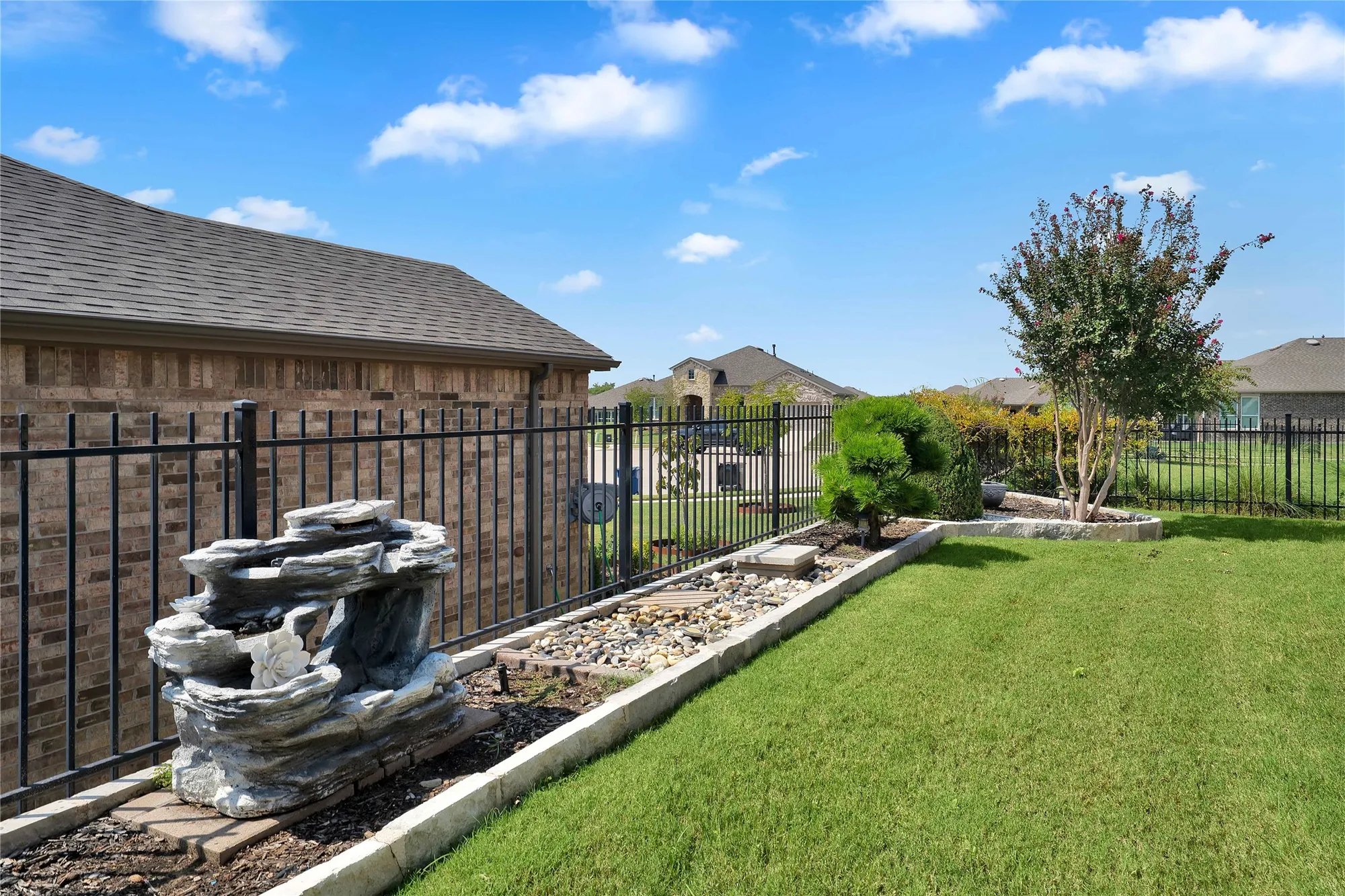 Property Slideshow image 32 of 38 | 7616 heritage dr, Aubrey, TX, 76227