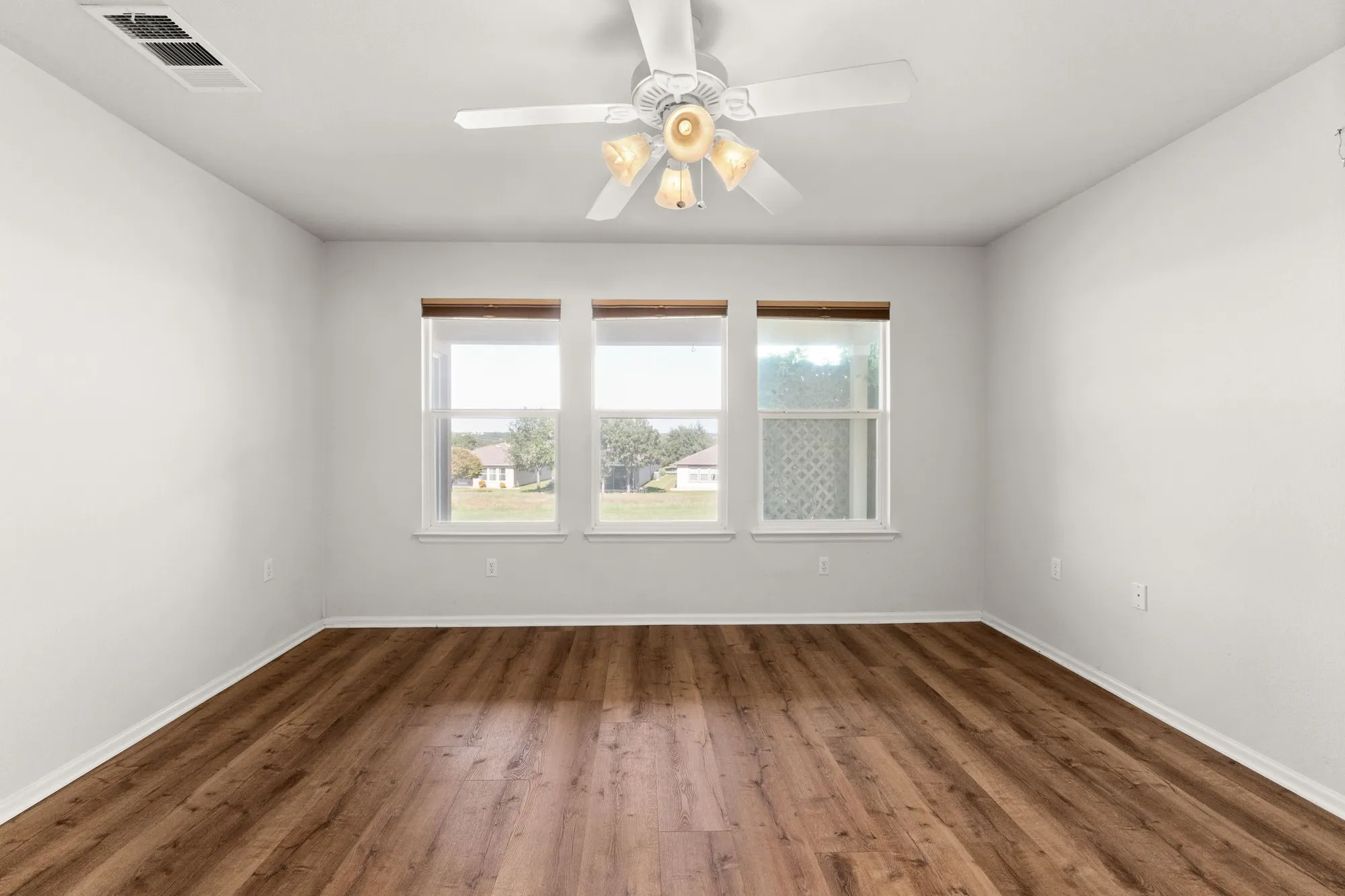 Property Slideshow image 14 of 26 | 508 salt creek ln, Georgetown, TX, 78633