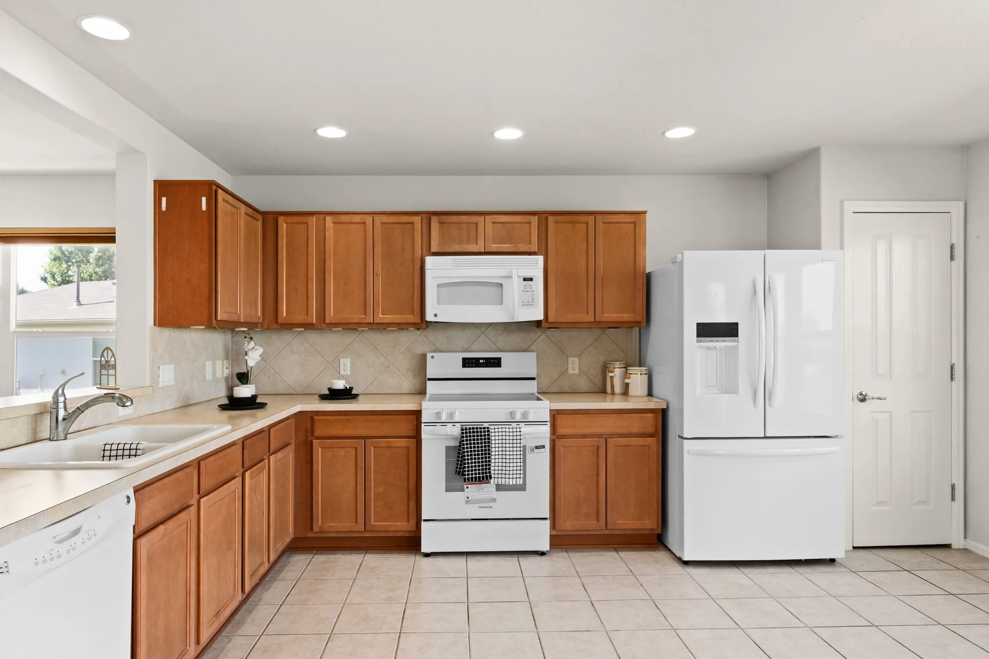 Property Slideshow image 10 of 26 | 508 salt creek ln, Georgetown, TX, 78633