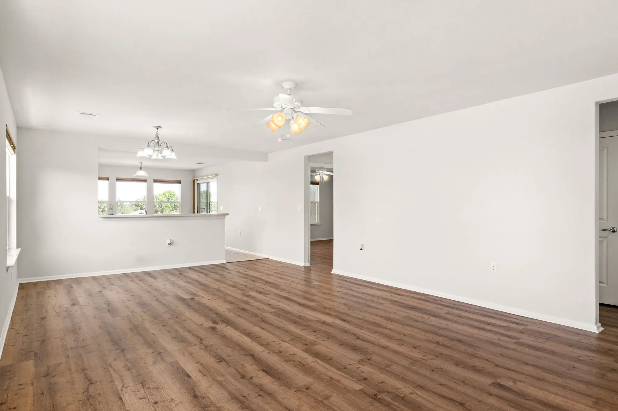 Property Slideshow image 4 of 26 | 508 salt creek ln, Georgetown, TX, 78633