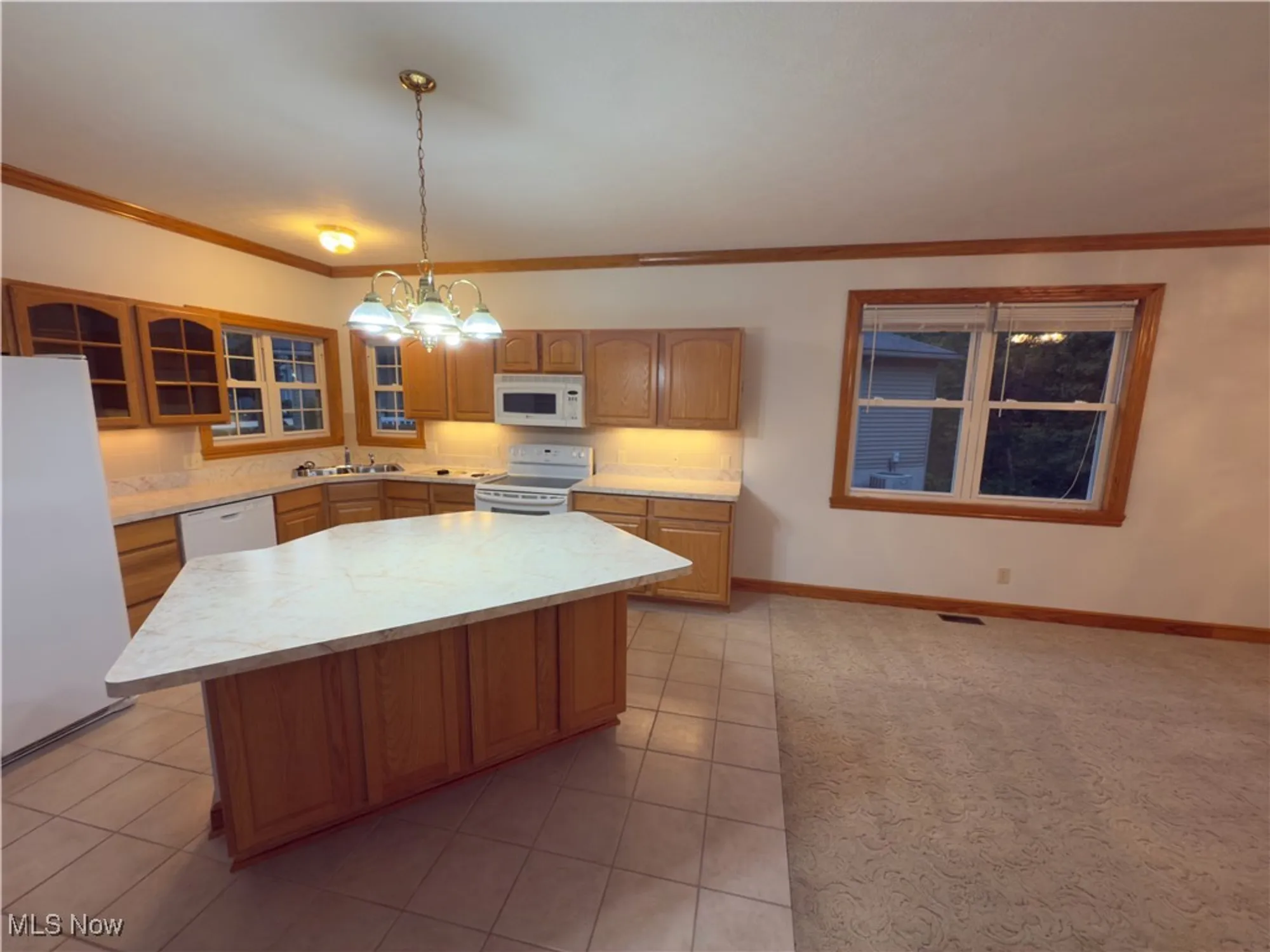 Property Slideshow image 11 of 49 | 10281 river run ln, North Royalton, OH, 44133