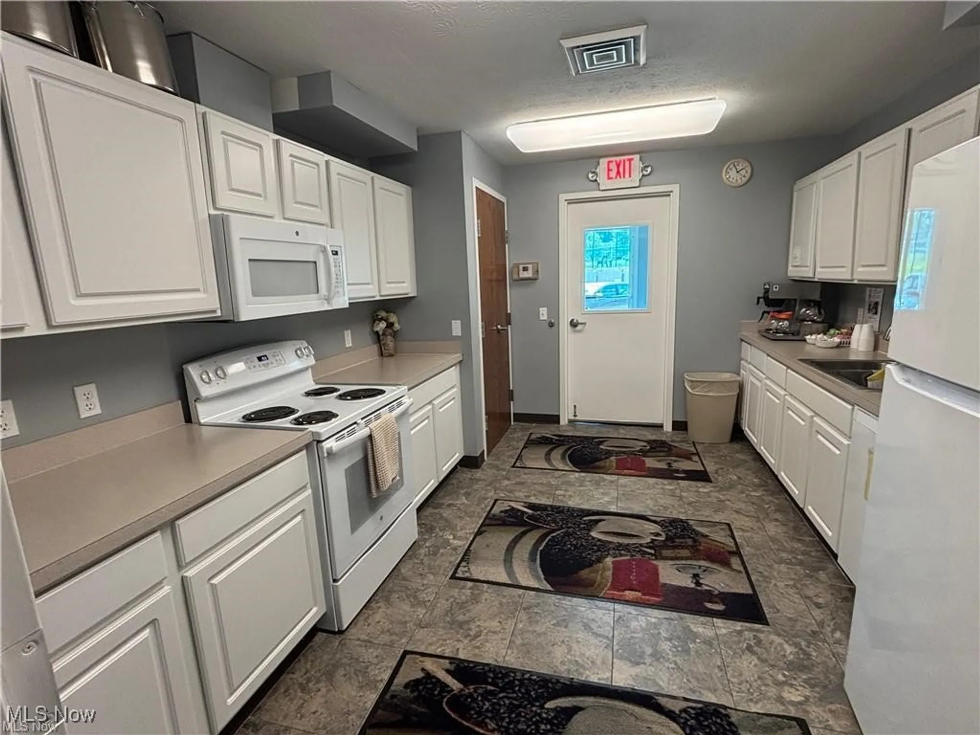 Property Slideshow image 48 of 49 | 10281 river run ln, North Royalton, OH, 44133