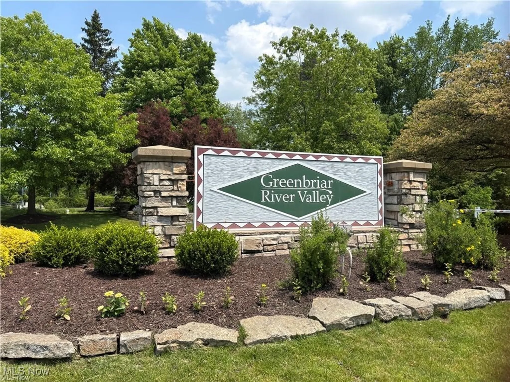 Property Slideshow image 40 of 49 | 10281 river run ln, North Royalton, OH, 44133