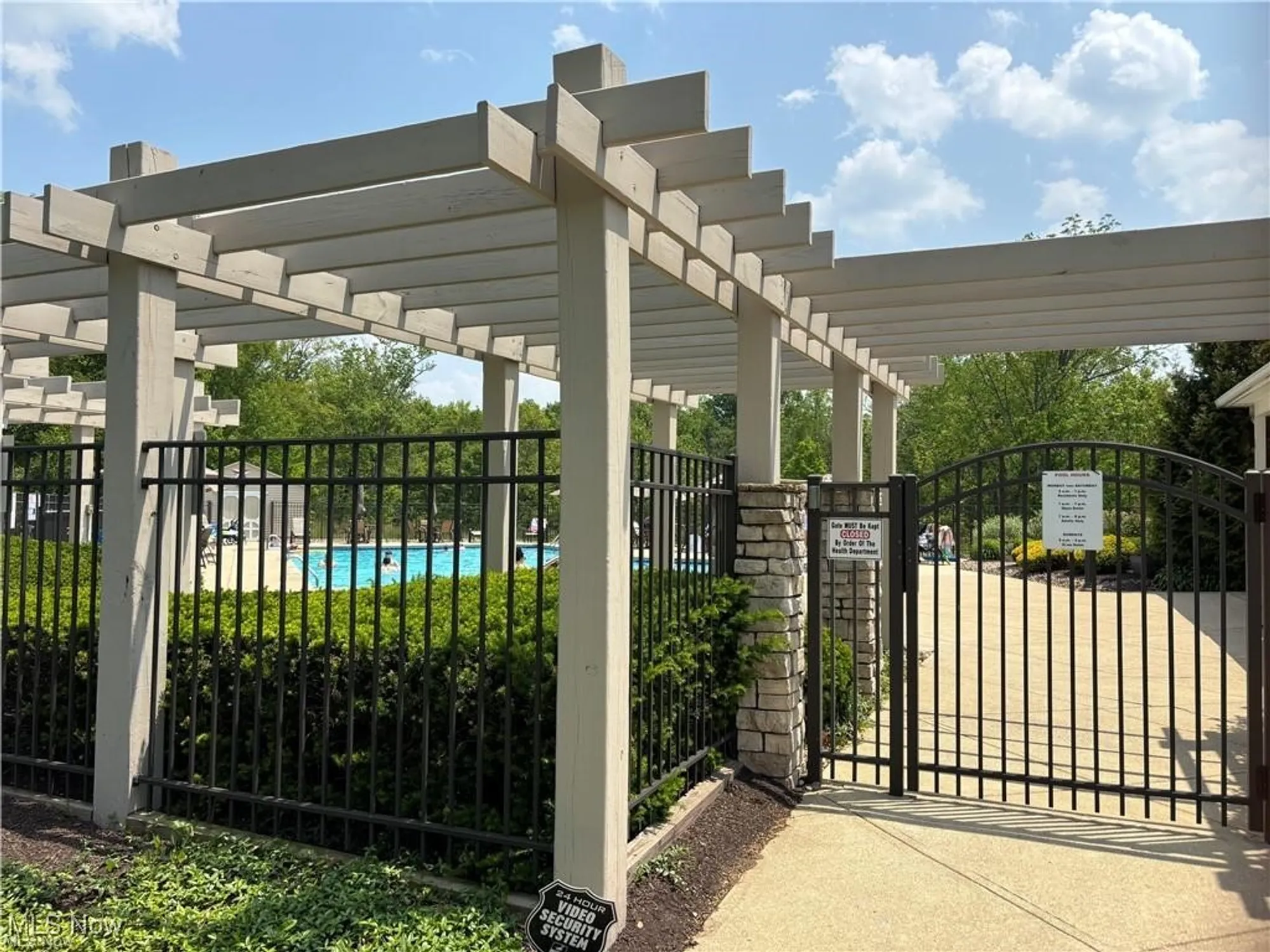 Property Slideshow image 42 of 49 | 10281 river run ln, North Royalton, OH, 44133