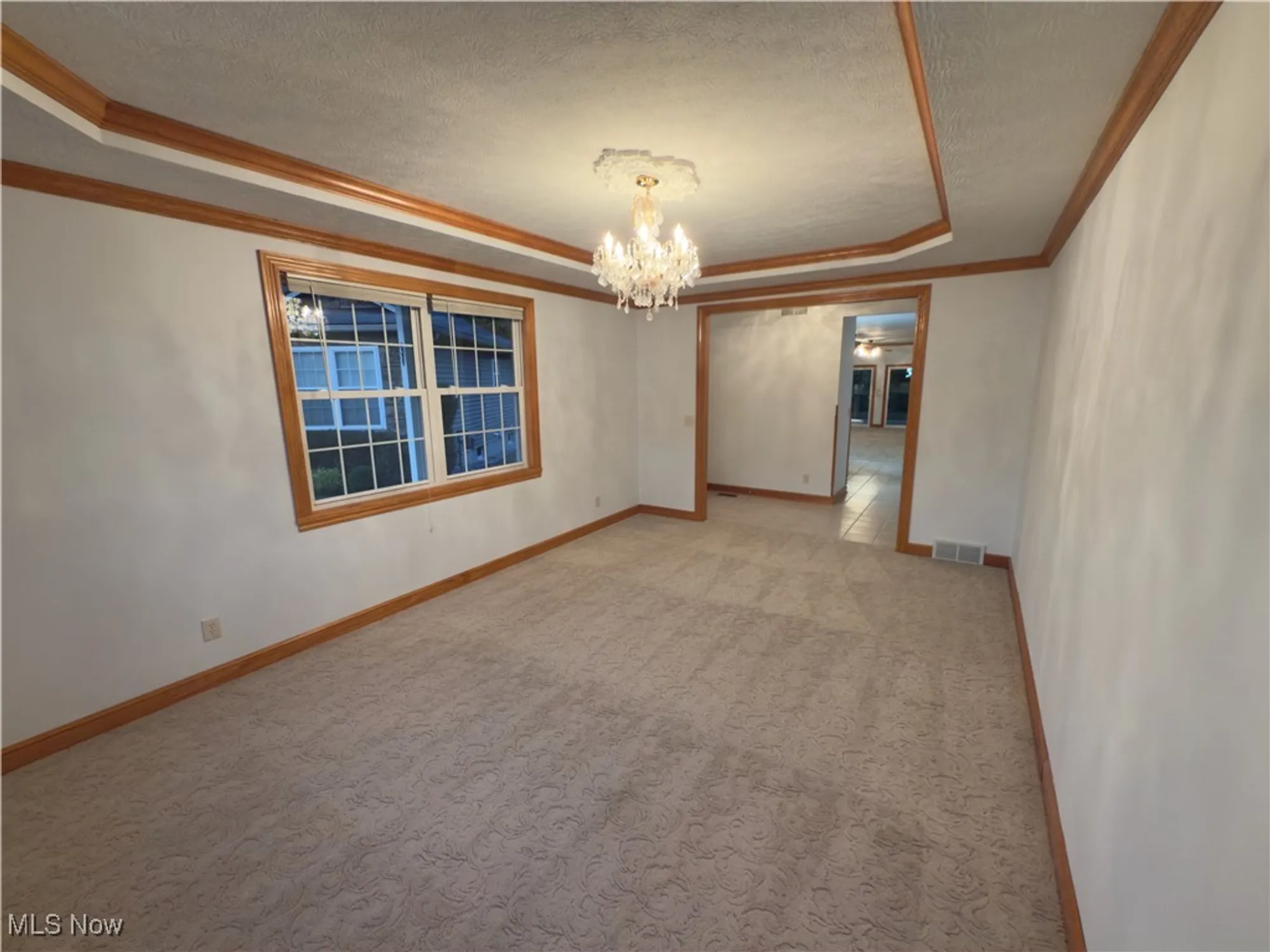 Property Slideshow image 6 of 49 | 10281 river run ln, North Royalton, OH, 44133