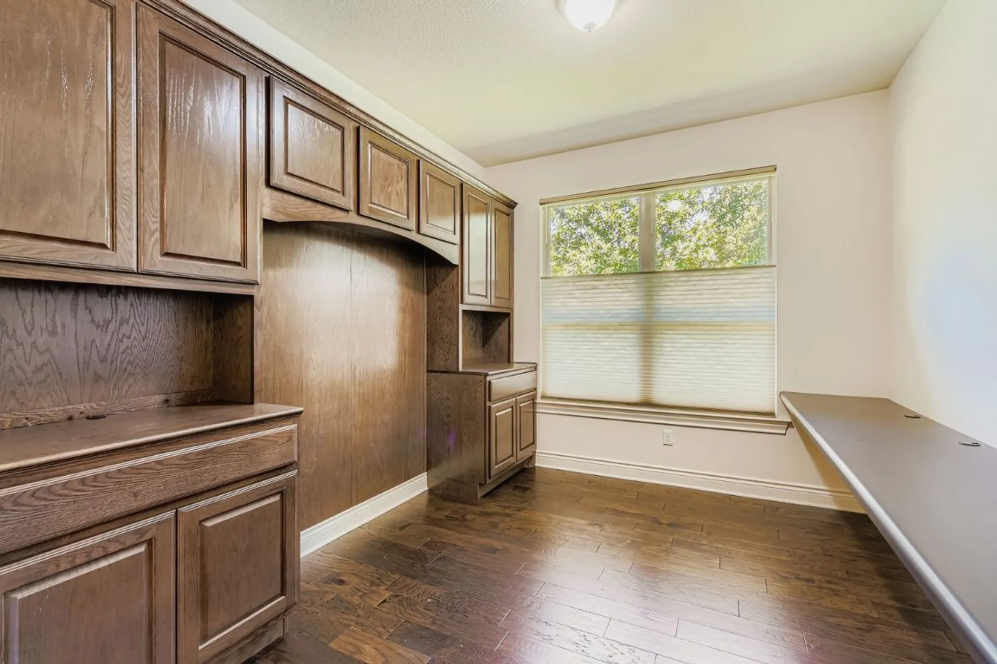 Property Slideshow image 6 of 13 | 5608 big bend trl, Georgetown, TX, 78633