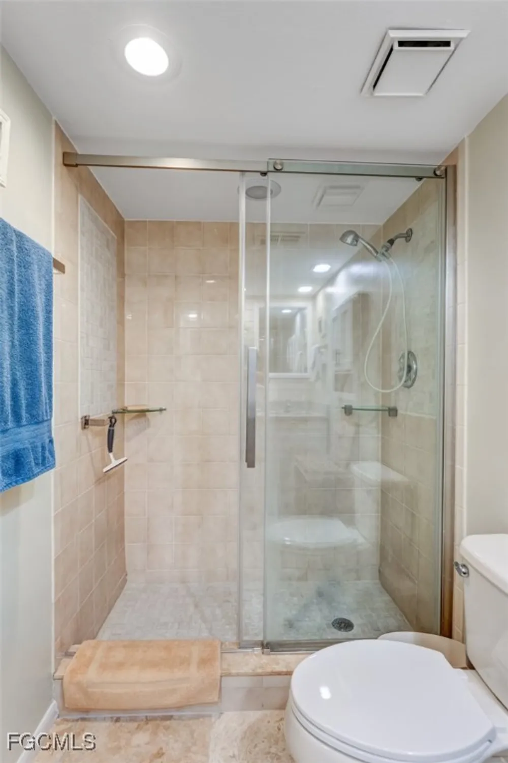 Property Slideshow image 16 of 37 | 5710 trailwinds dr apt 525, Fort Myers, FL, 33907
