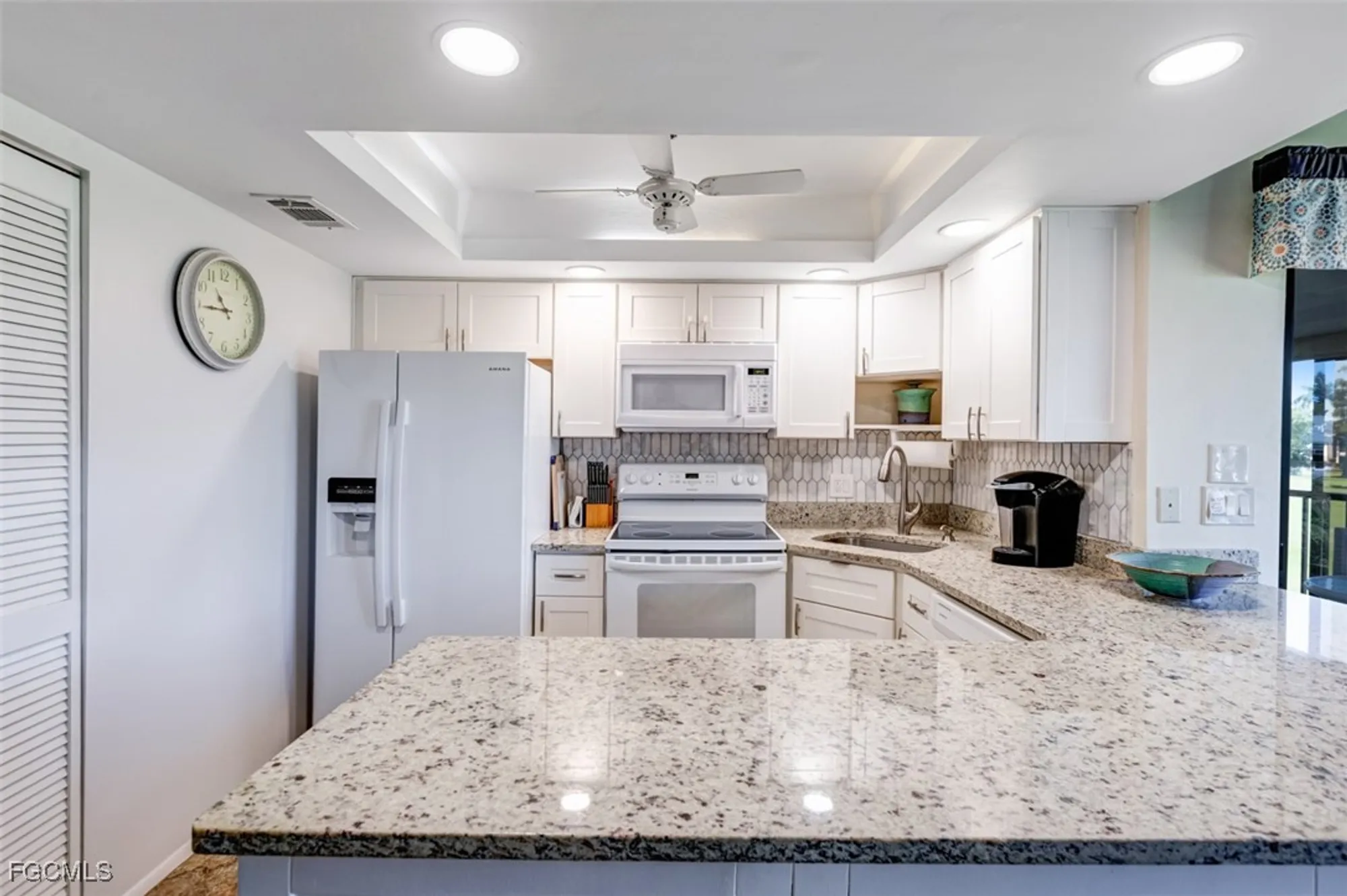 Property Slideshow image 8 of 37 | 5710 trailwinds dr apt 525, Fort Myers, FL, 33907