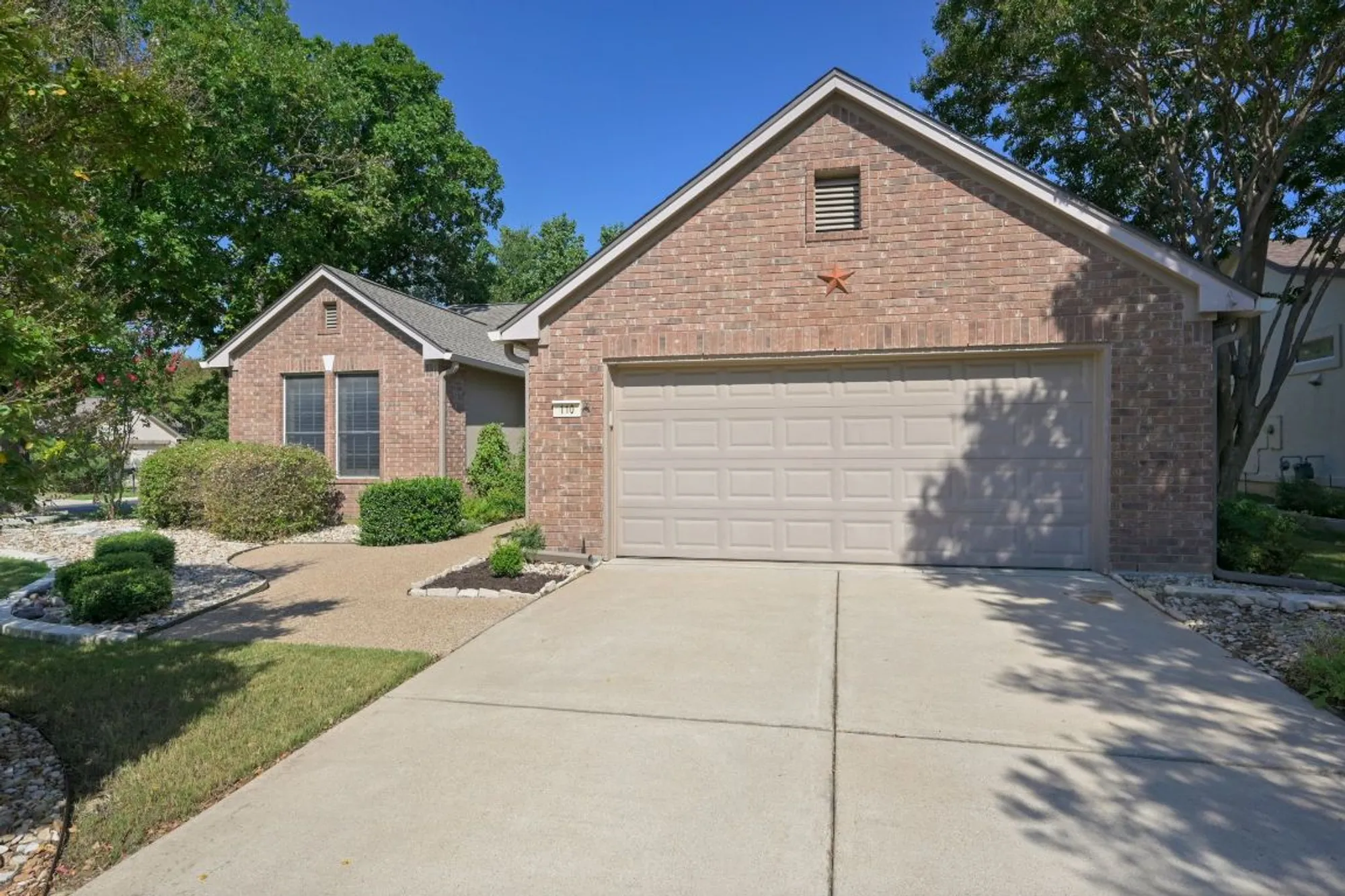 Property Slideshow image 4 of 40 | 110 old chisholm trl, Georgetown, TX, 78633