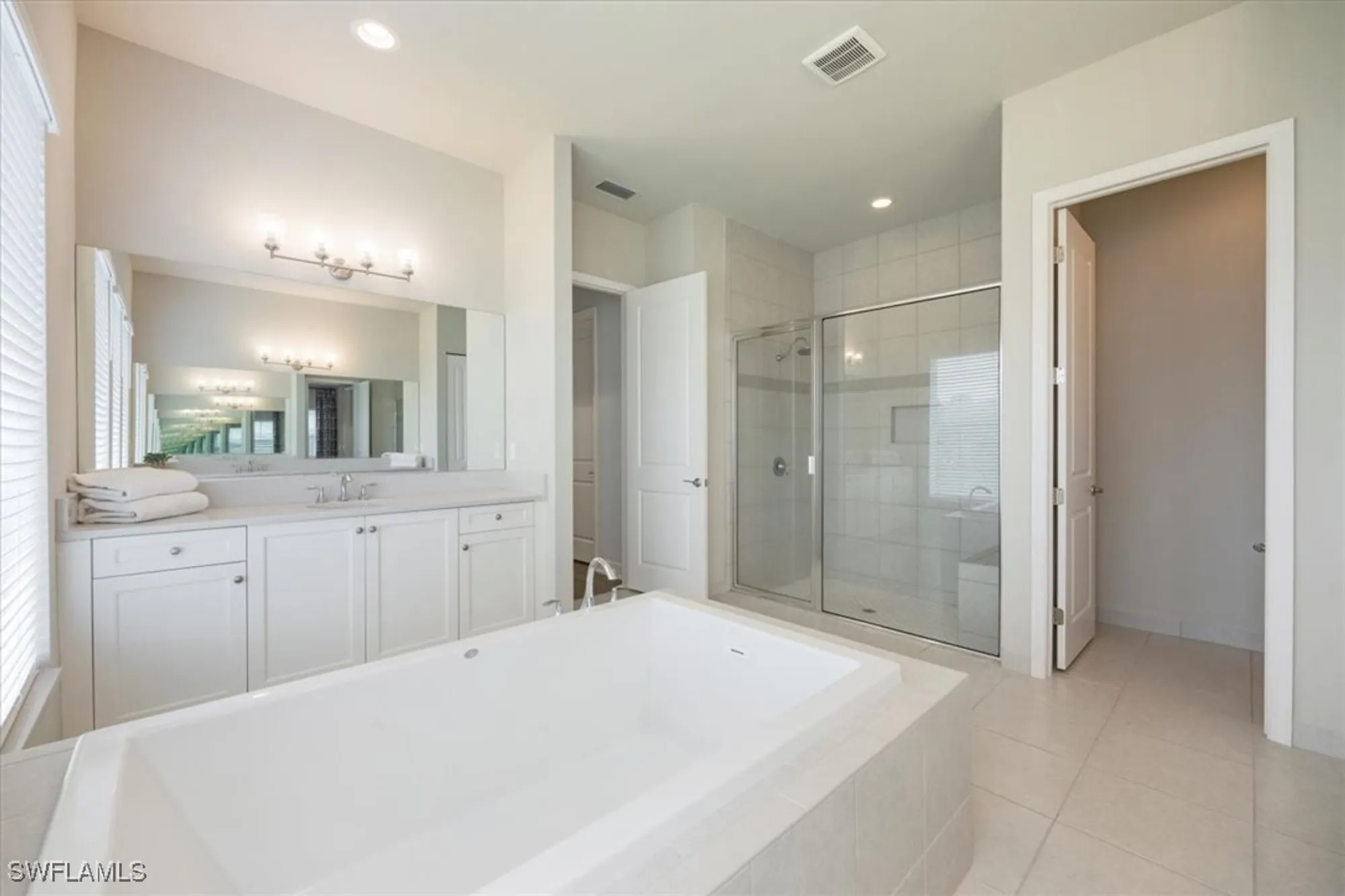 Property Slideshow image 19 of 40 | 28648 wharton dr, Bonita Springs, FL, 34135