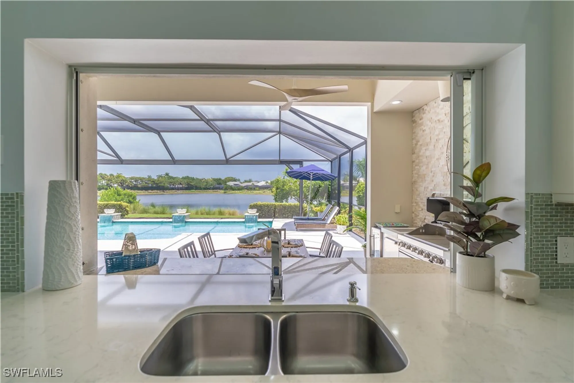 Property Slideshow image 17 of 50 | 5060 martinique dr, Naples, FL, 34113