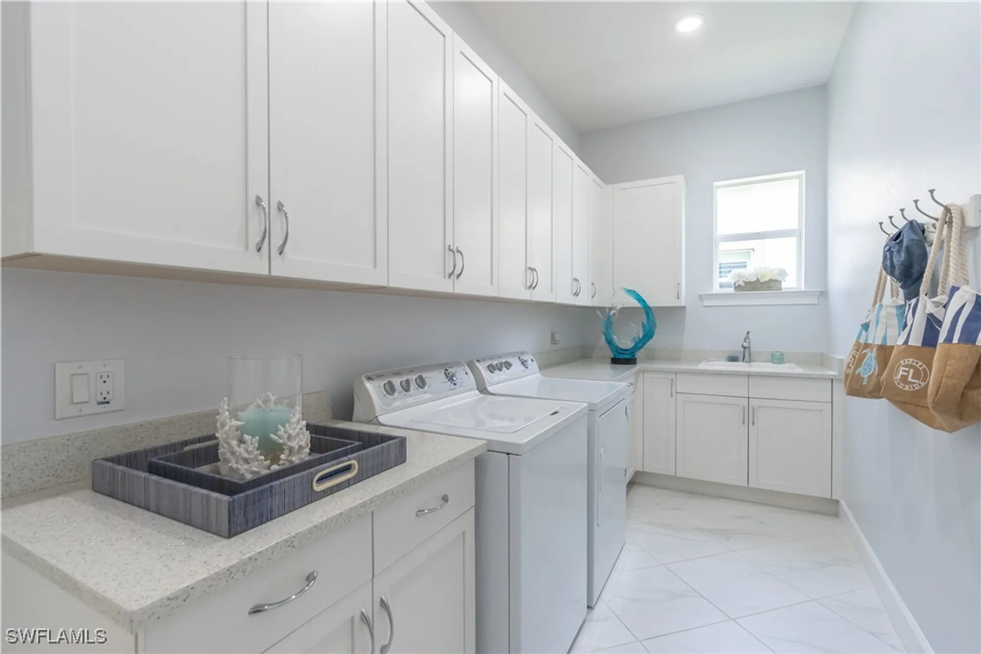 Property Slideshow image 37 of 50 | 5060 martinique dr, Naples, FL, 34113