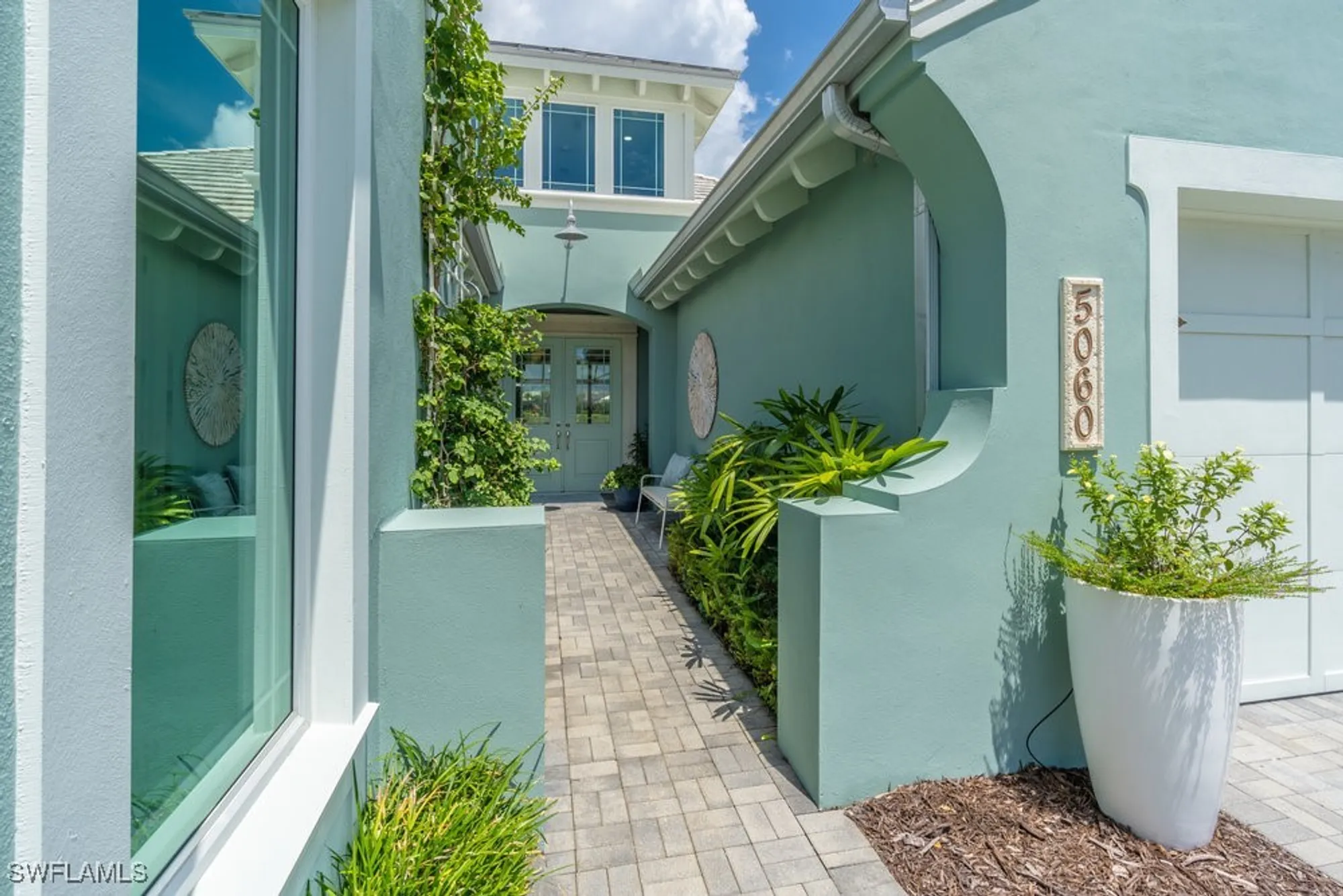 Property Slideshow image 38 of 50 | 5060 martinique dr, Naples, FL, 34113