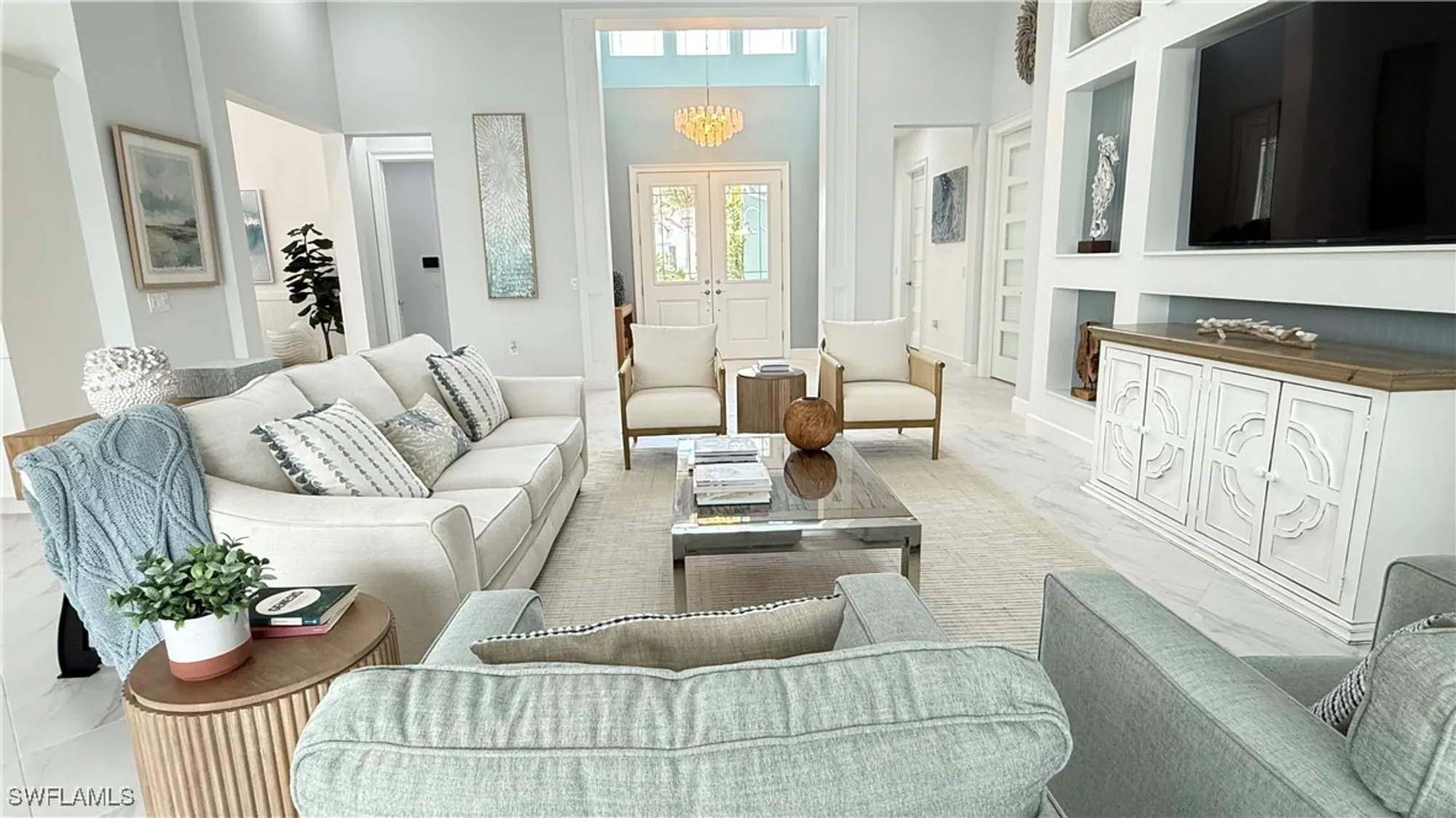 Property Slideshow image 9 of 50 | 5060 martinique dr, Naples, FL, 34113