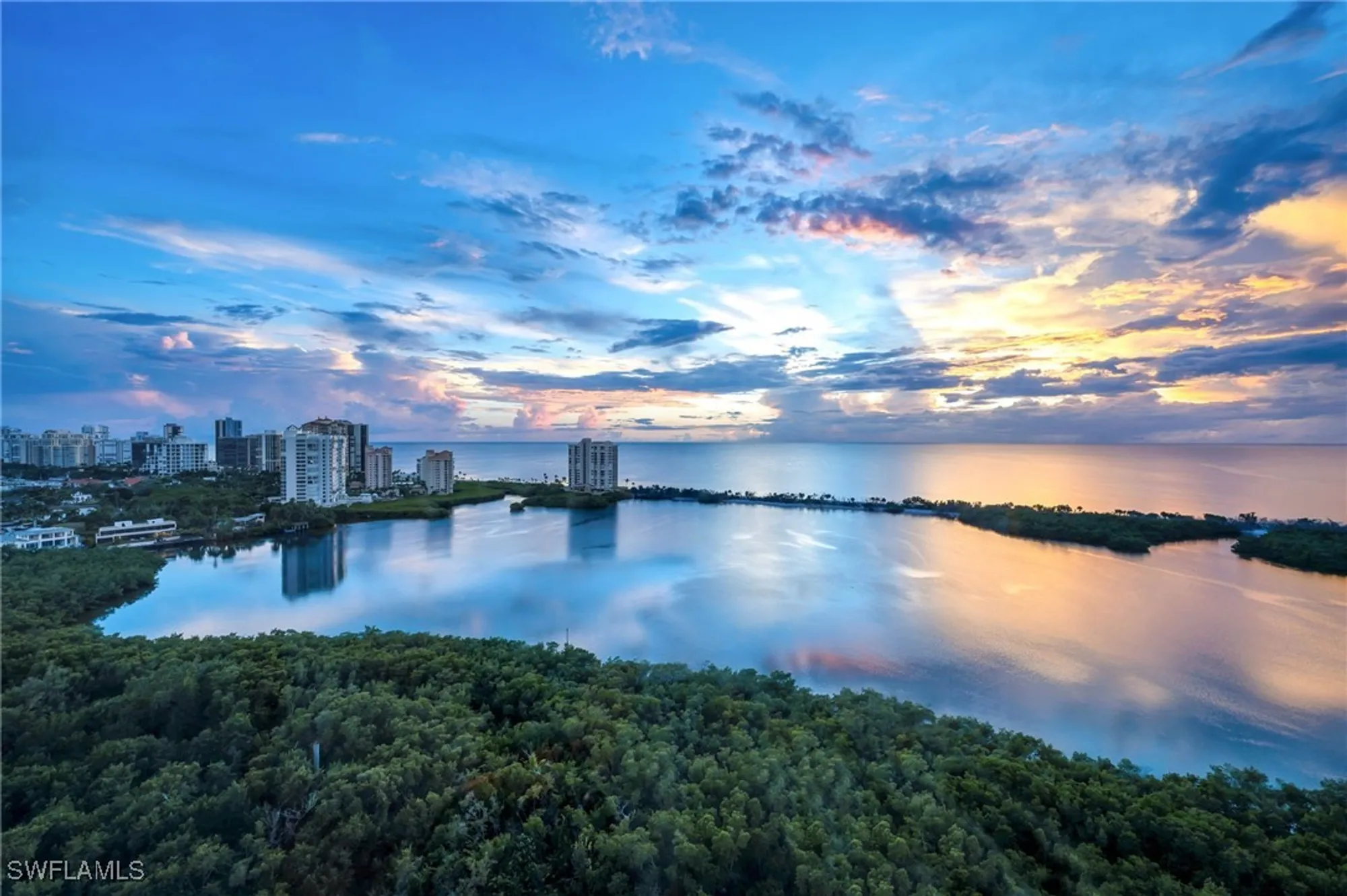 Property Slideshow image 12 of 47 | 5555 heron point dr 2101, Naples, FL, 34108