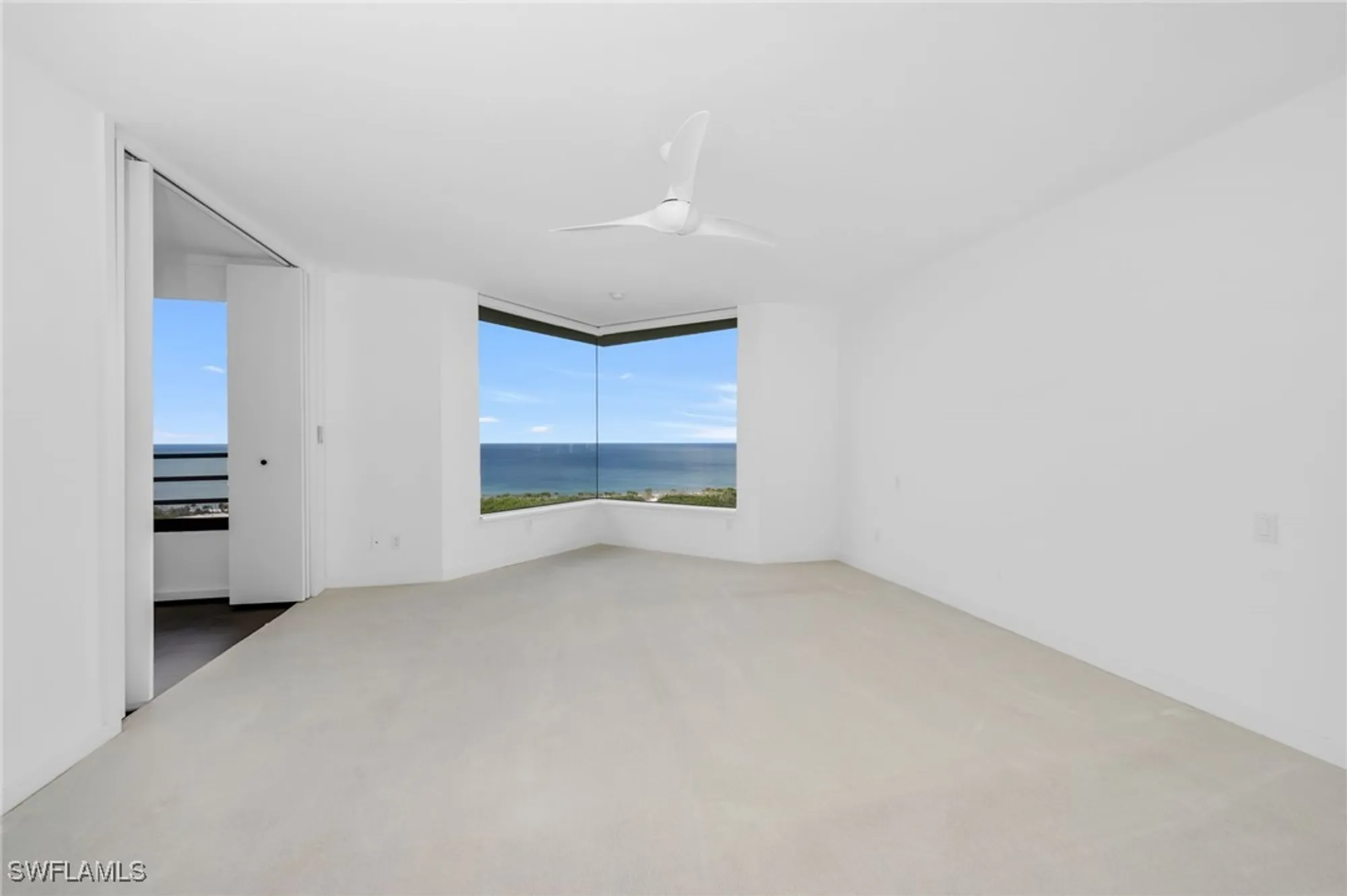 Property Slideshow image 25 of 47 | 5555 heron point dr 2101, Naples, FL, 34108