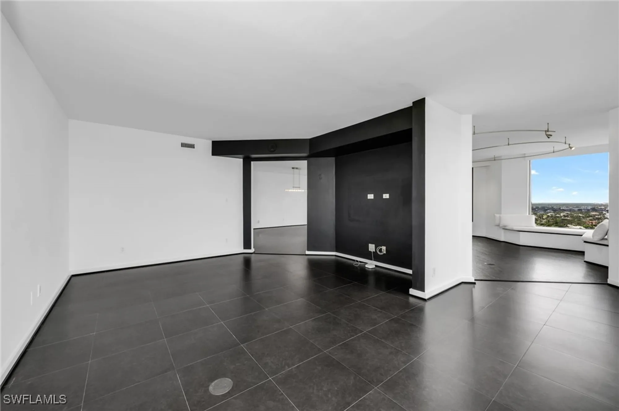 Property Slideshow image 20 of 47 | 5555 heron point dr 2101, Naples, FL, 34108