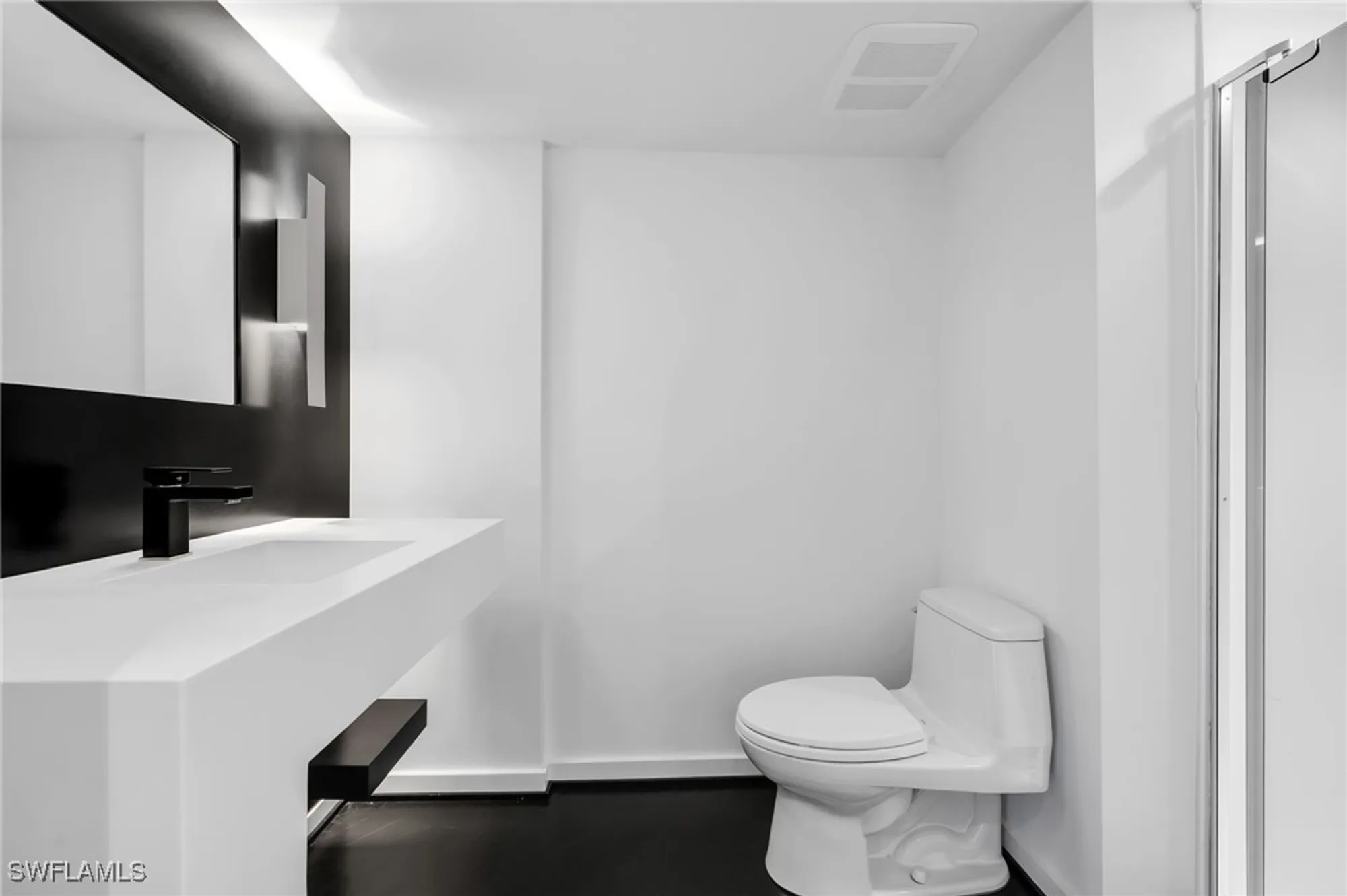 Property Slideshow image 22 of 47 | 5555 heron point dr 2101, Naples, FL, 34108