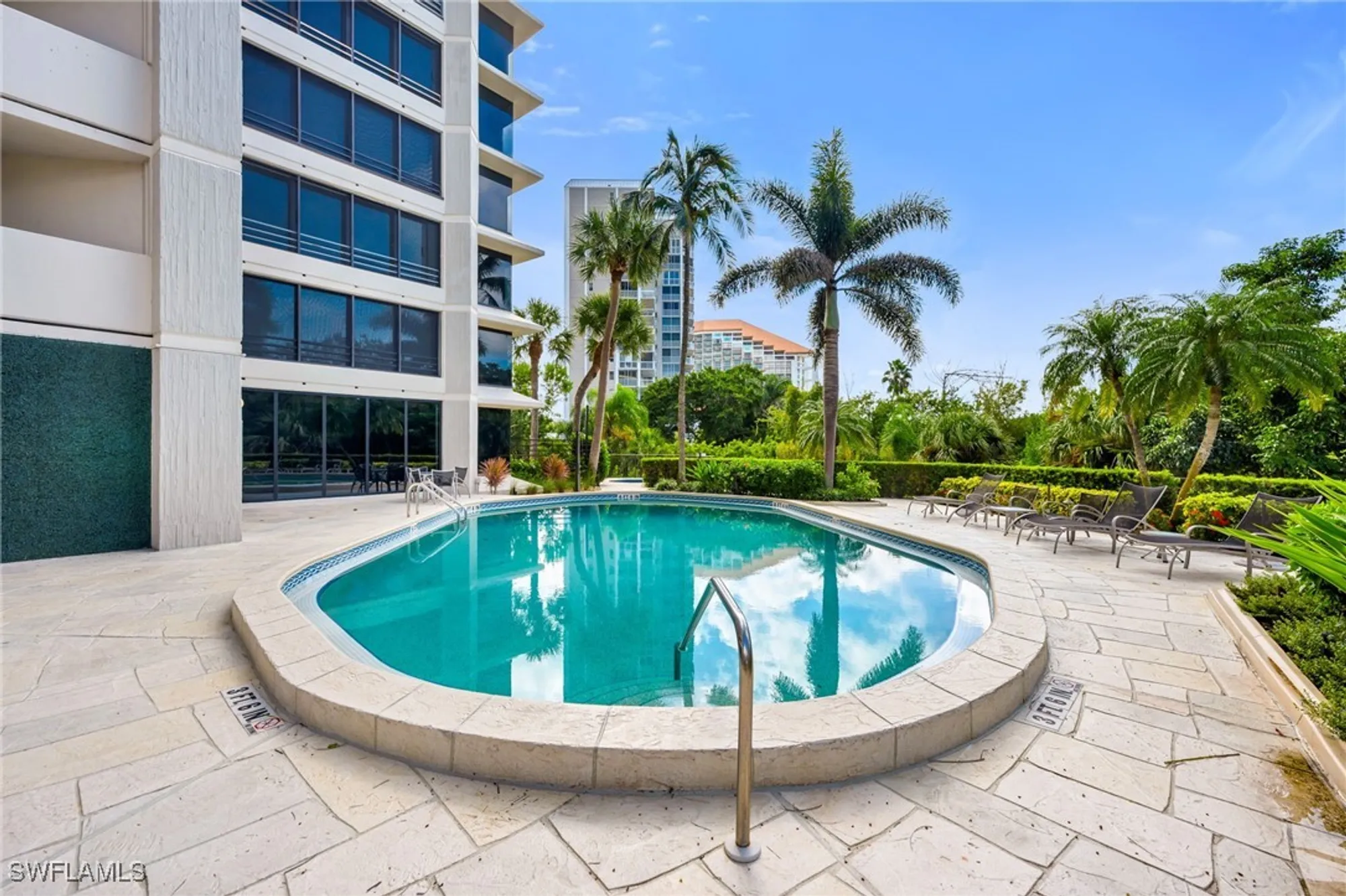 Property Slideshow image 36 of 47 | 5555 heron point dr 2101, Naples, FL, 34108