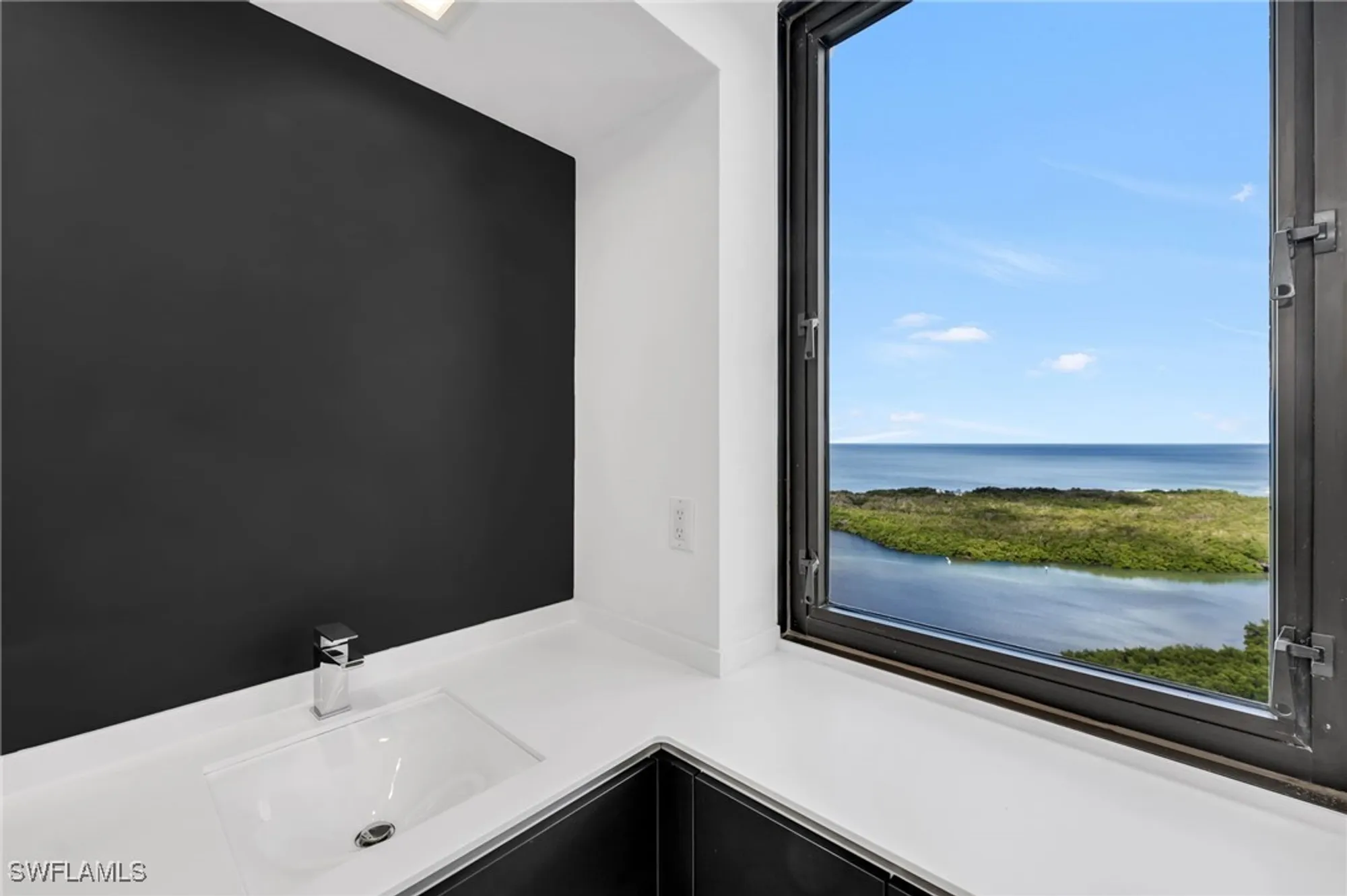 Property Slideshow image 30 of 47 | 5555 heron point dr 2101, Naples, FL, 34108