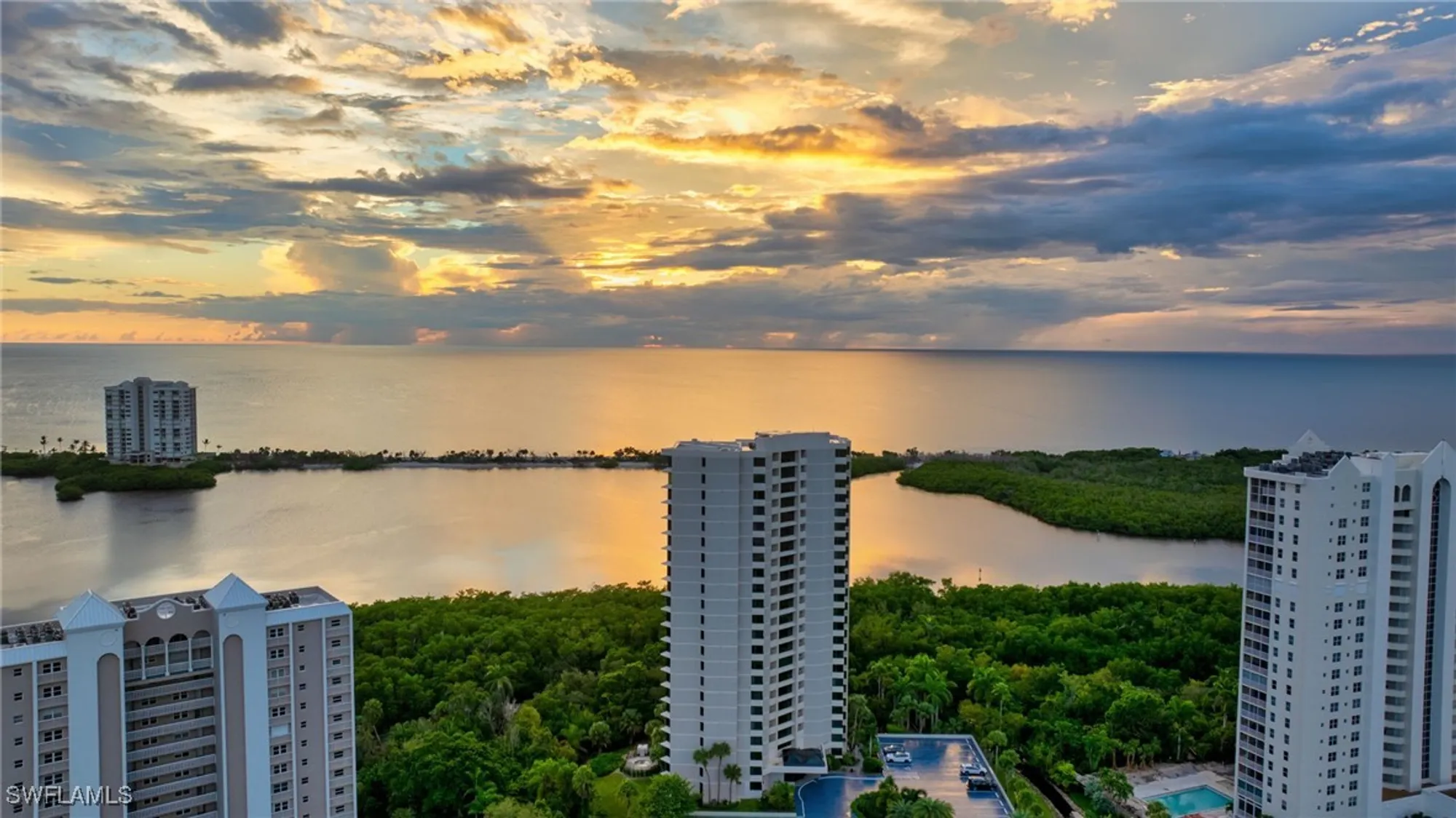 Property Slideshow image 6 of 47 | 5555 heron point dr 2101, Naples, FL, 34108