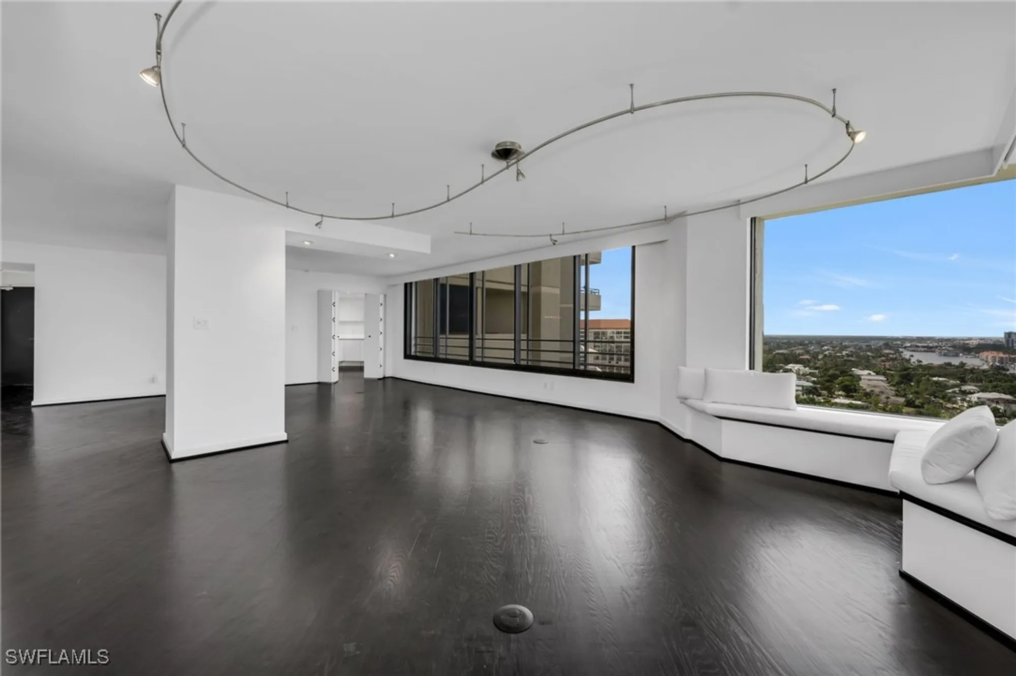 Property Slideshow image 9 of 47 | 5555 heron point dr 2101, Naples, FL, 34108