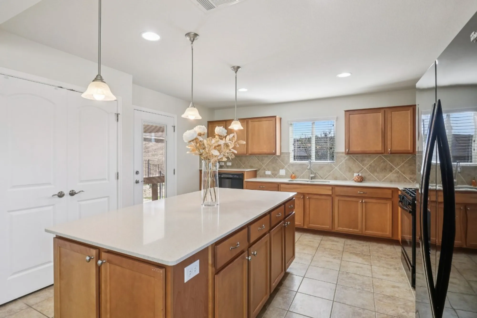 Property Slideshow image 14 of 40 | 600 chambers creek ct, Georgetown, TX, 78633