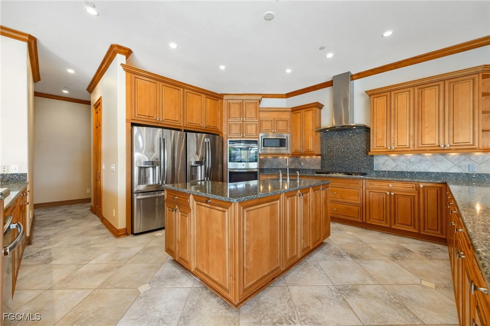 Property Slideshow image 10 of 50 | 8230 hunters glen cir, North Fort Myers, FL, 33917