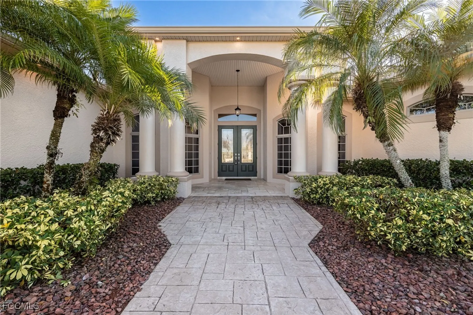 Property Slideshow image 2 of 50 | 8230 hunters glen cir, North Fort Myers, FL, 33917