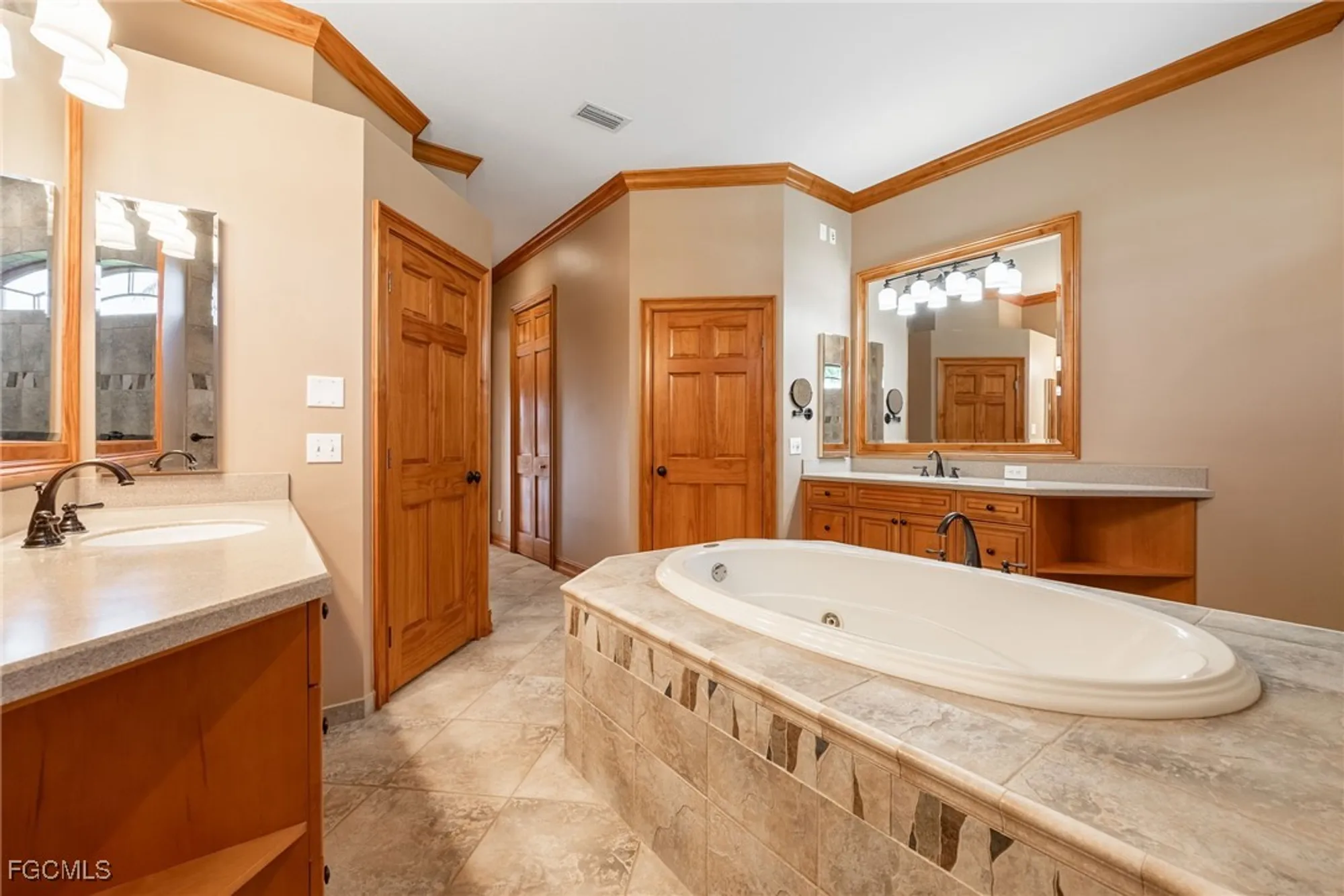 Property Slideshow image 22 of 50 | 8230 hunters glen cir, North Fort Myers, FL, 33917
