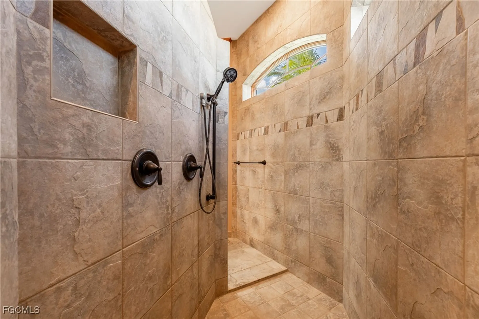 Property Slideshow image 23 of 50 | 8230 hunters glen cir, North Fort Myers, FL, 33917