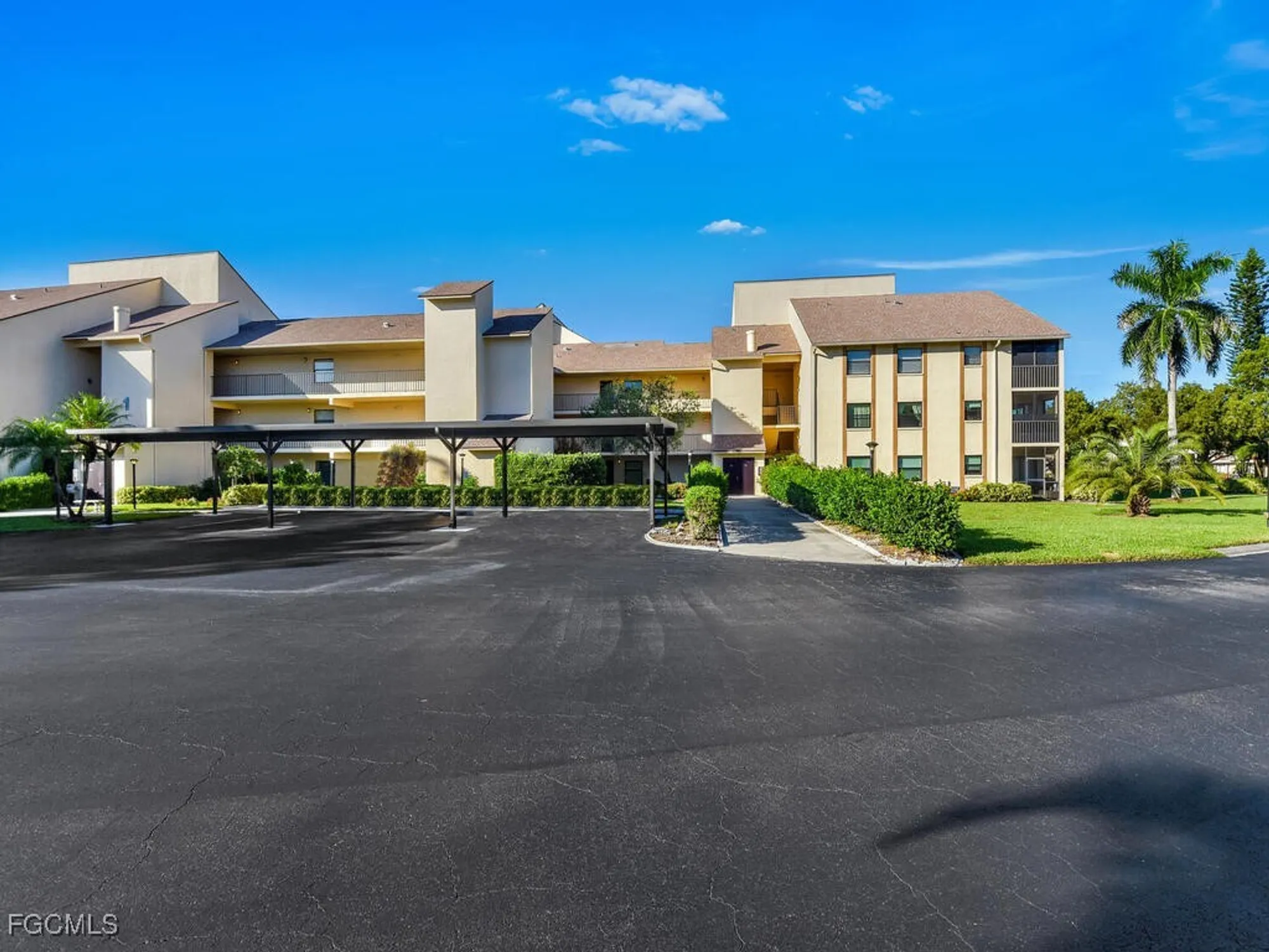 Property Slideshow image 2 of 26 | 13240 white marsh ln 3139, Fort Myers, FL, 33912