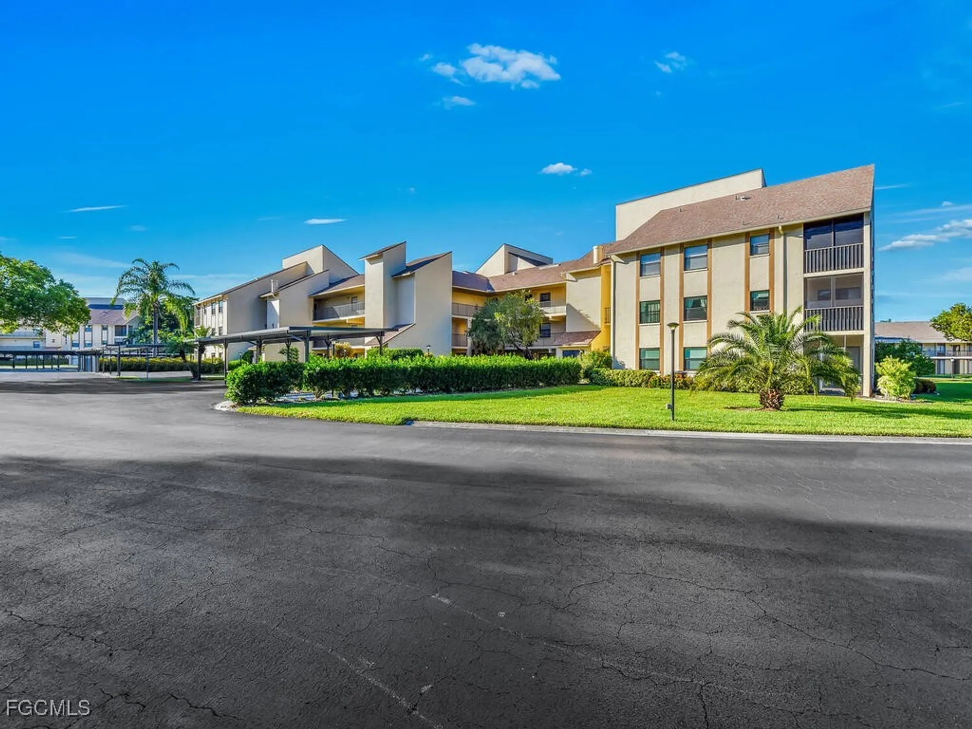 Property Slideshow image 22 of 26 | 13240 white marsh ln 3139, Fort Myers, FL, 33912