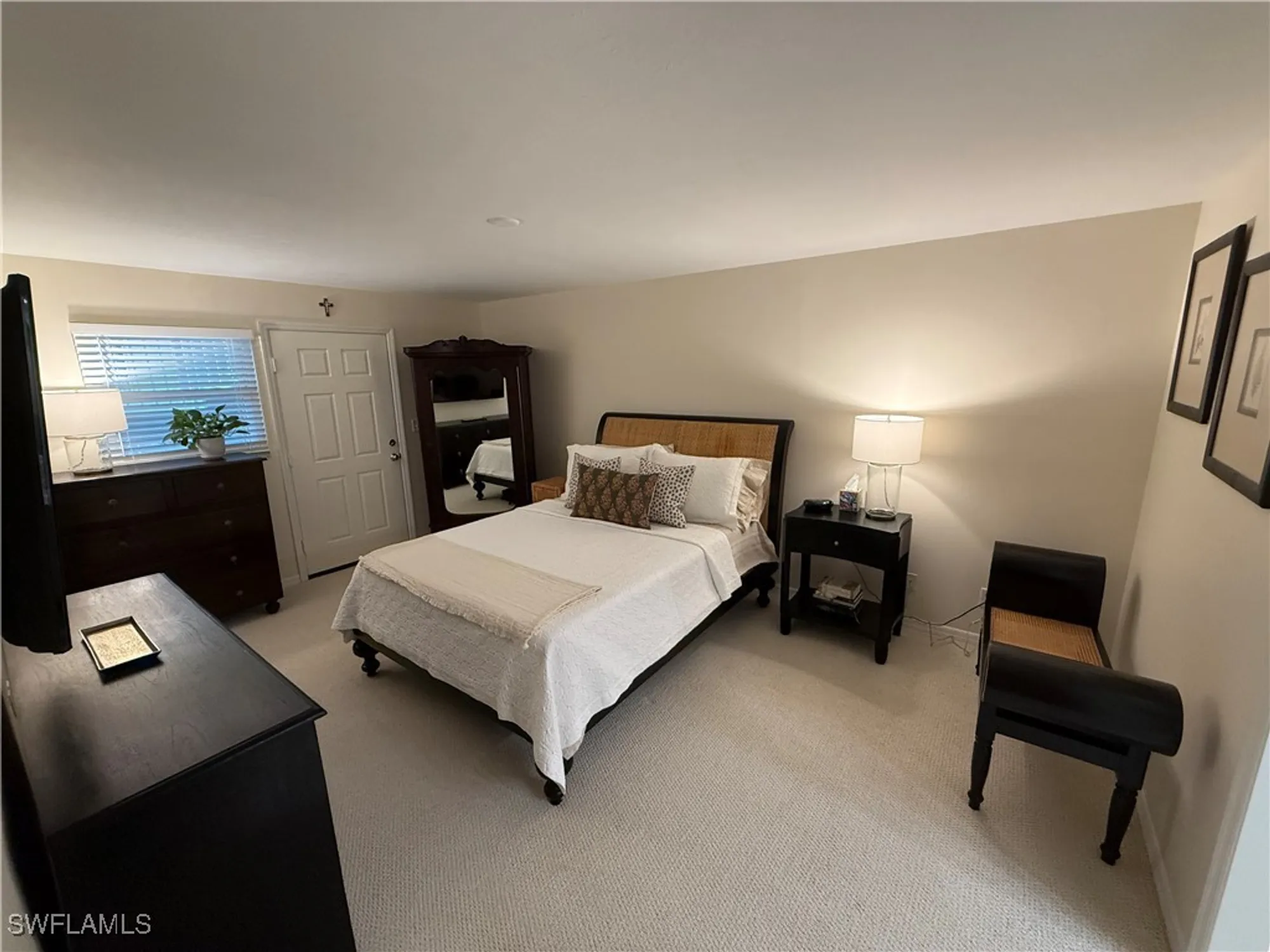Property Slideshow image 11 of 17 | 2880 gulf shore blvd 404, Naples, FL, 34103