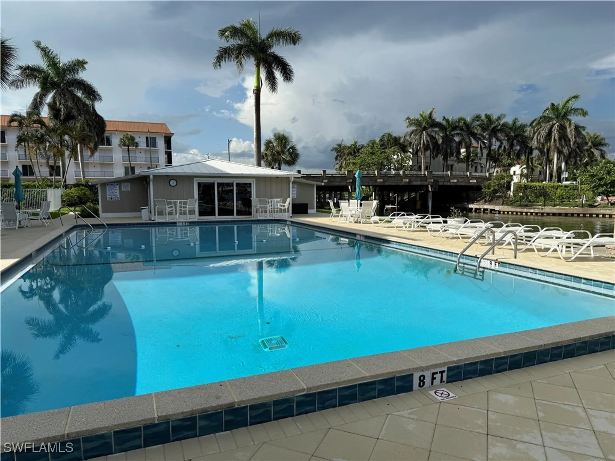 Property Slideshow image 4 of 17 | 2880 gulf shore blvd 404, Naples, FL, 34103