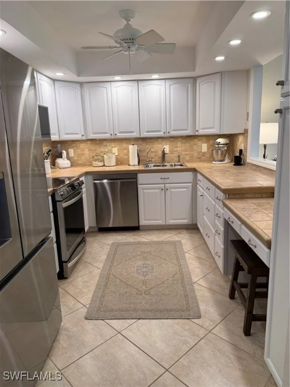 Property Slideshow image 9 of 17 | 2880 gulf shore blvd 404, Naples, FL, 34103