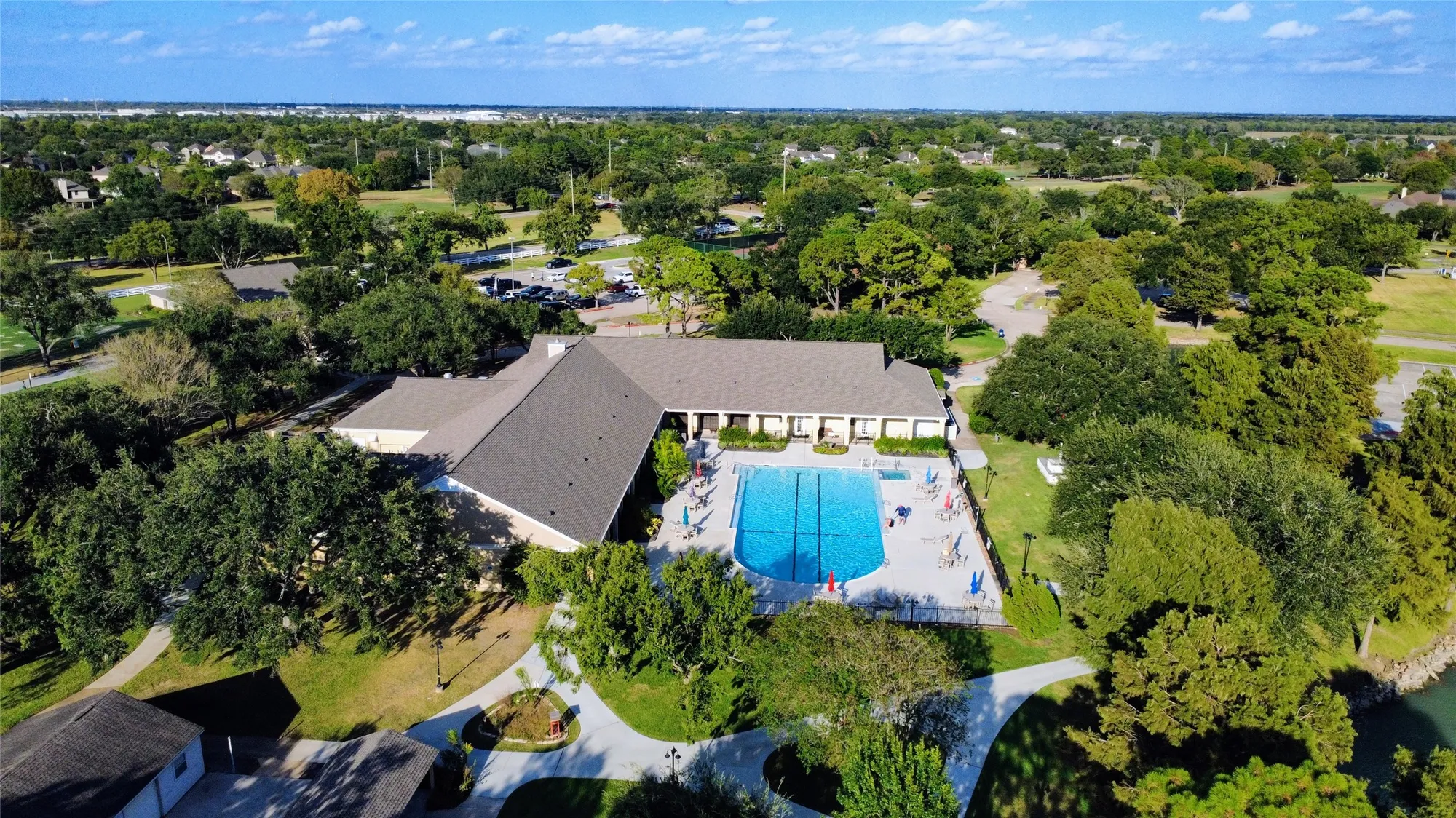 Property Slideshow image 15 of 17 | 2614 s peach hollow cir, Pearland, TX, 77584