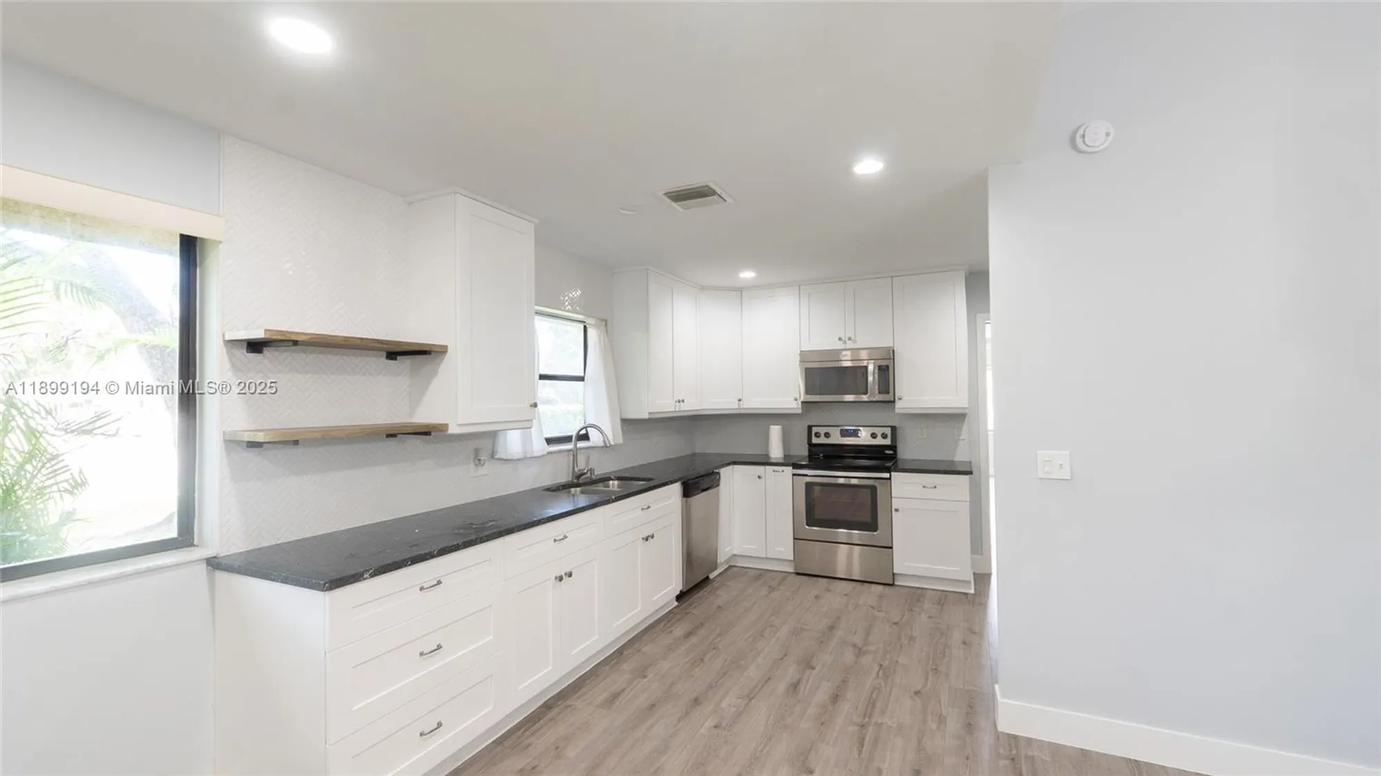 Property Slideshow image 14 of 40 | 3115 nw 12th st, Delray Beach, FL, 33445