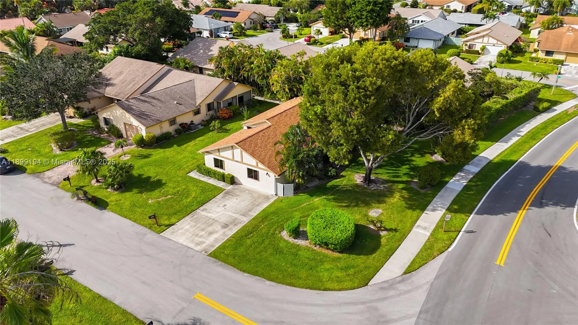 Property Slideshow image 2 of 40 | 3115 nw 12th st, Delray Beach, FL, 33445