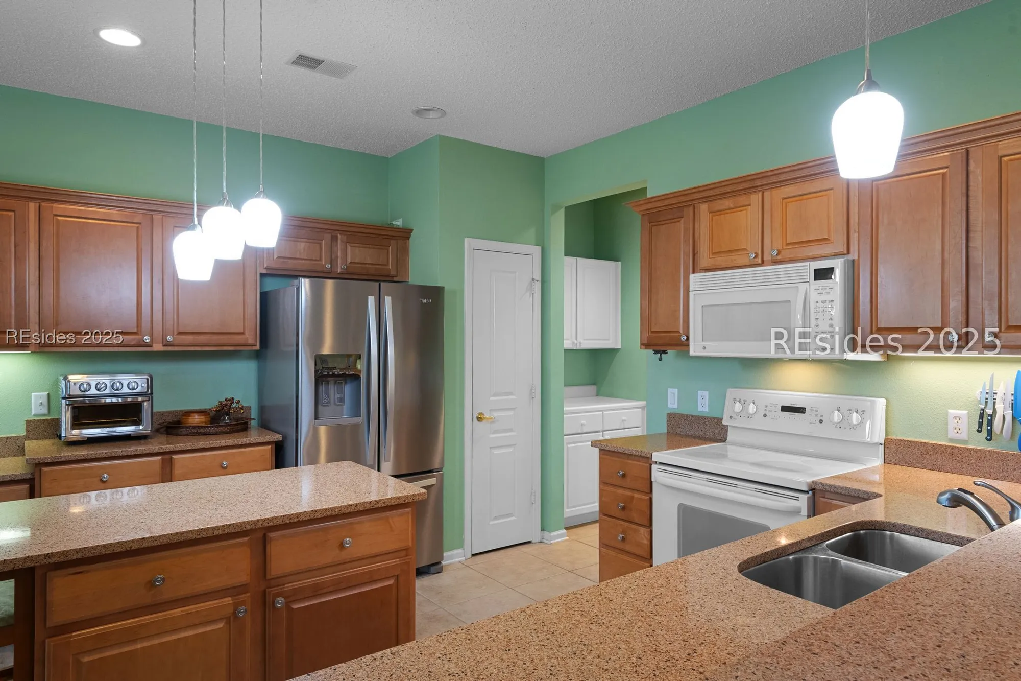 Property Slideshow image 14 of 36 | 186 hampton cir, Bluffton, SC, 29909