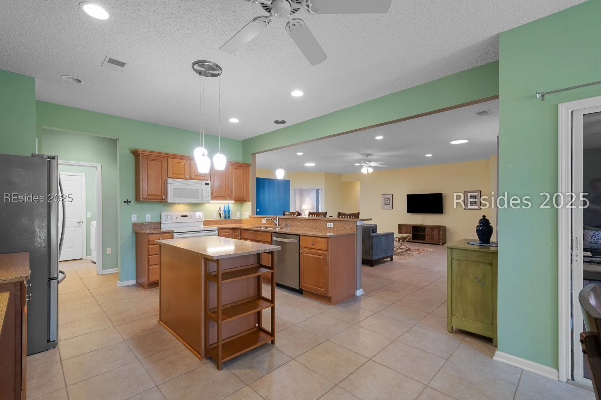 Property Slideshow image 16 of 36 | 186 hampton cir, Bluffton, SC, 29909