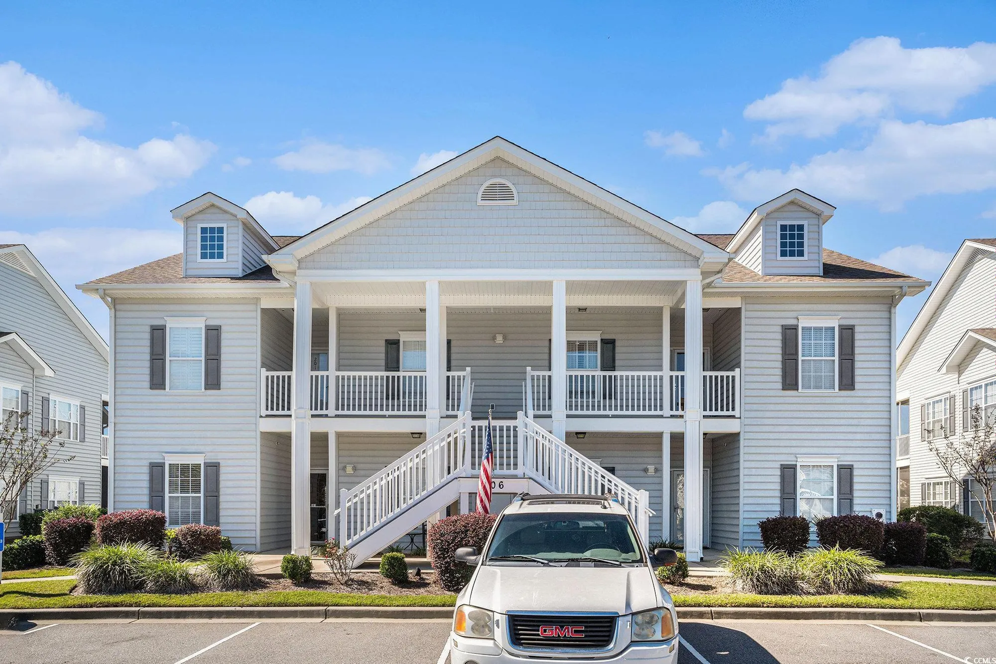 Property Slideshow image 3 of 32 | 806 sail ln 202, Murrells Inlet, SC, 29576
